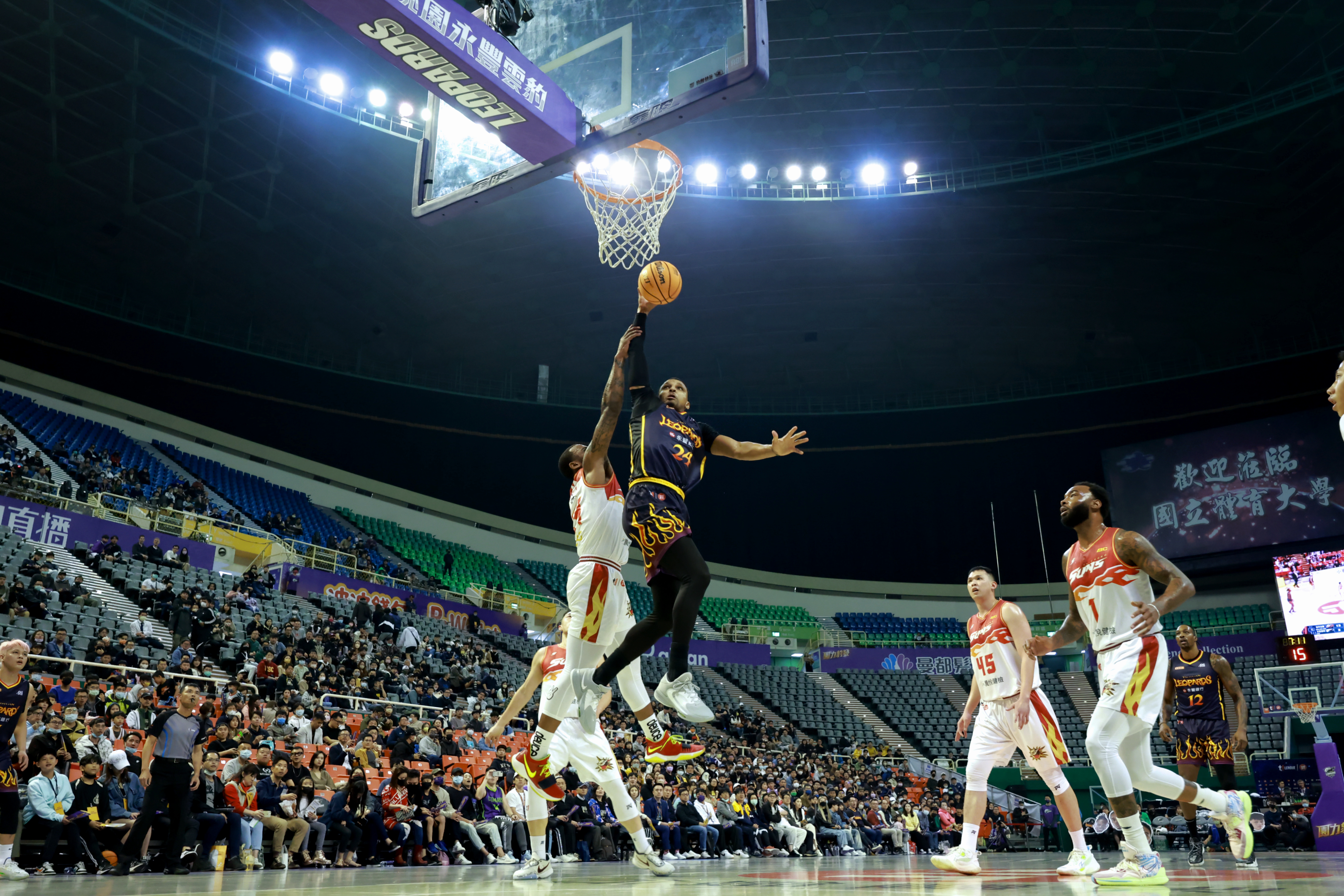 艾夫伯砍50分累爆　盼更多隊友挺身幫忙