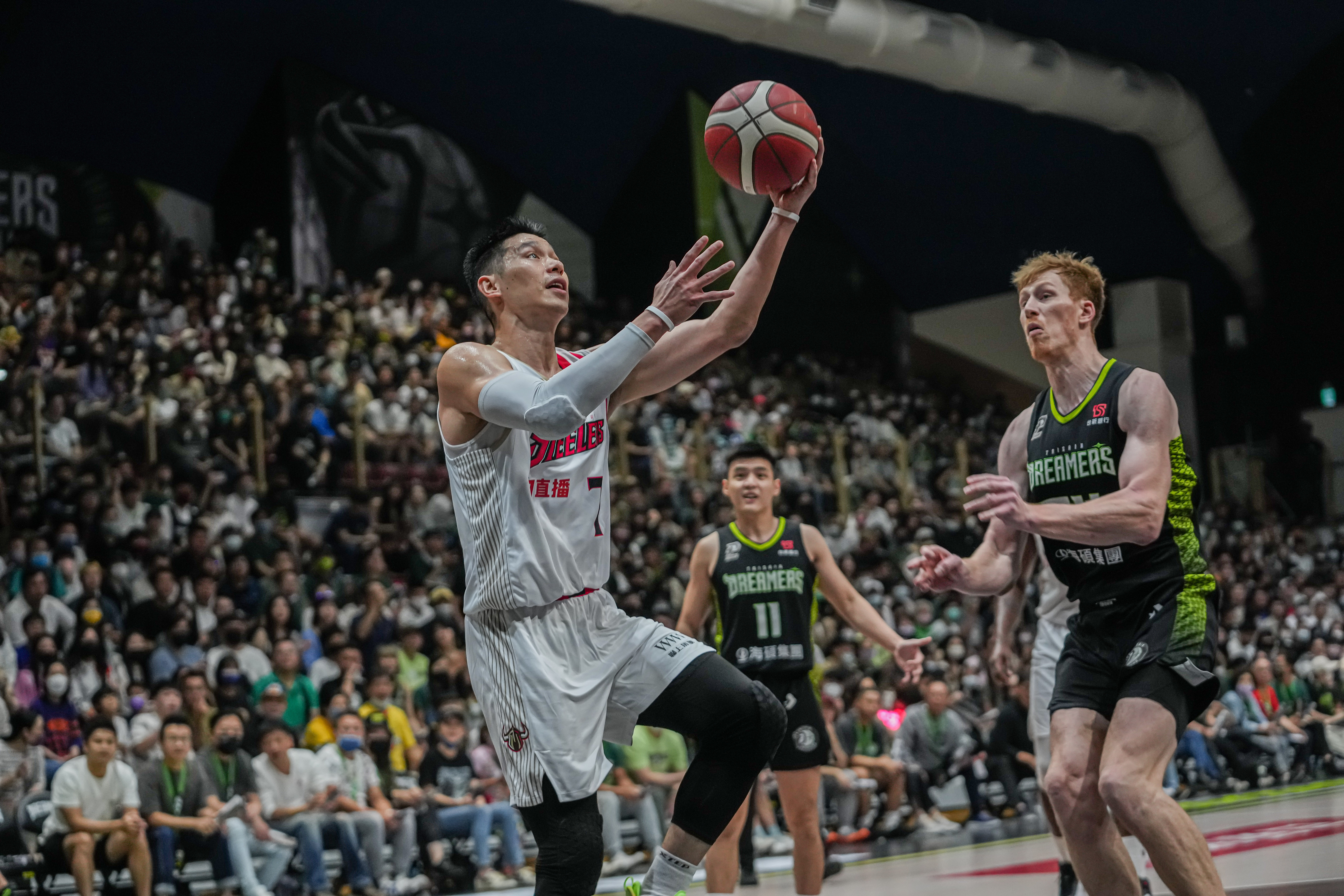 不受夢想家啦啦隊干擾　林書豪轟25分16助攻