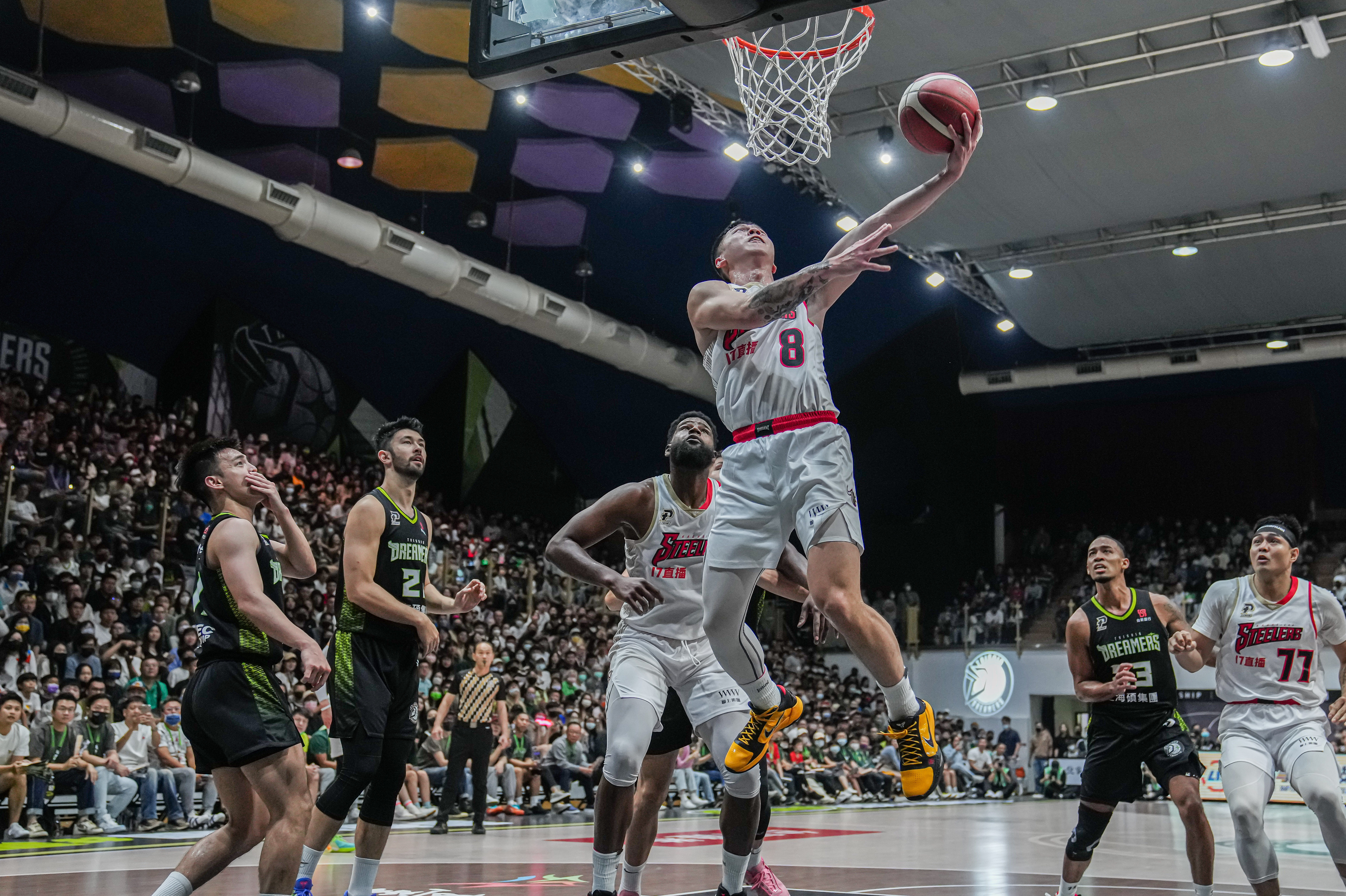 從林書豪身上學到什麼？　王律翔：他在高鐵上看書