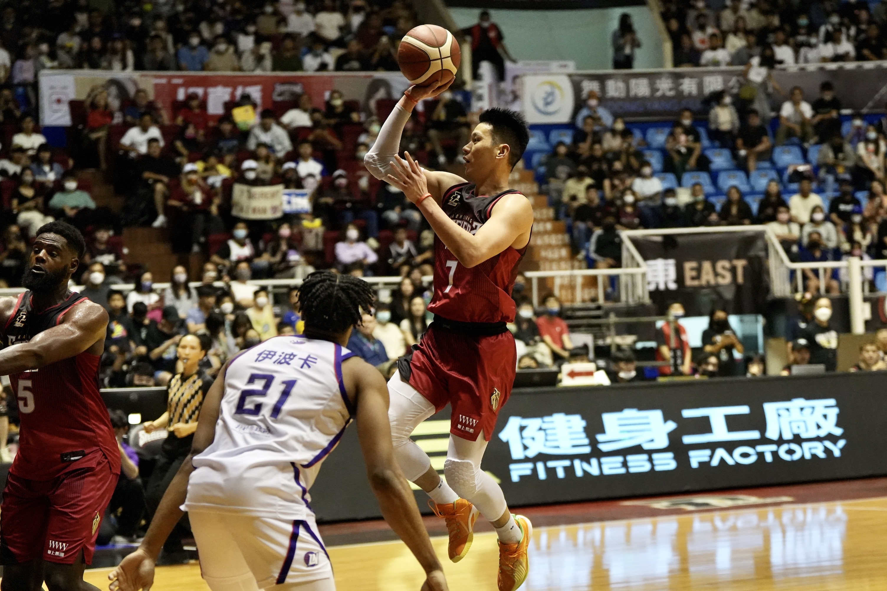 林書豪25分6籃板10助攻　鋼鐵人主場馴服攻城獅