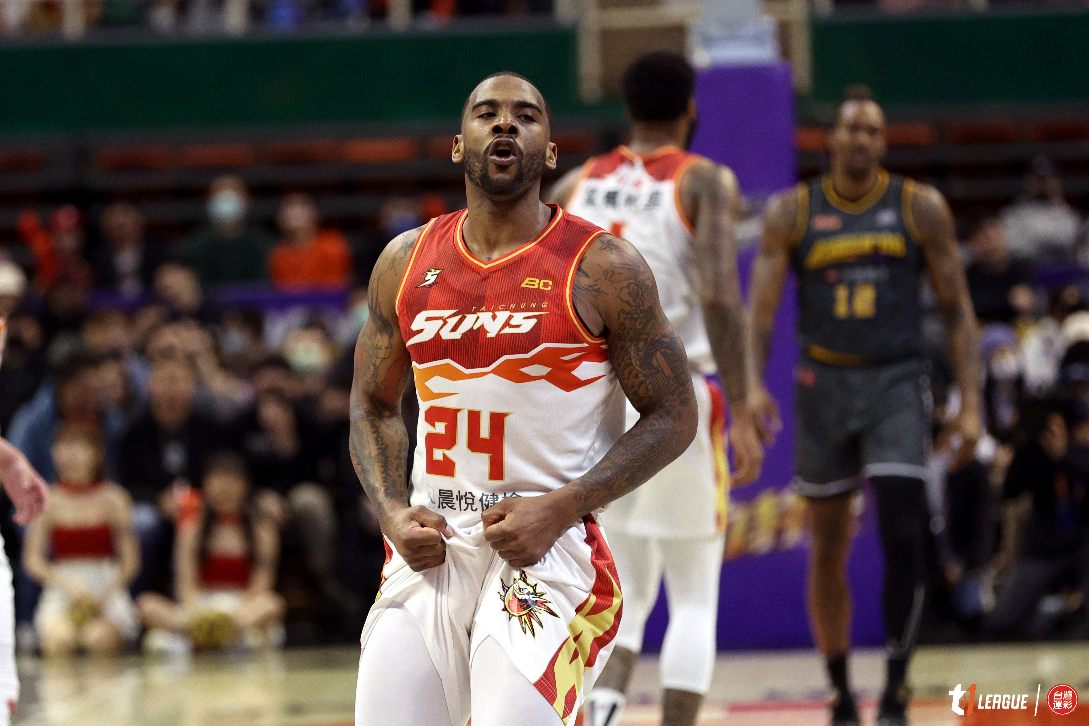 萊斯飆生涯新高52分　太陽晉級M1