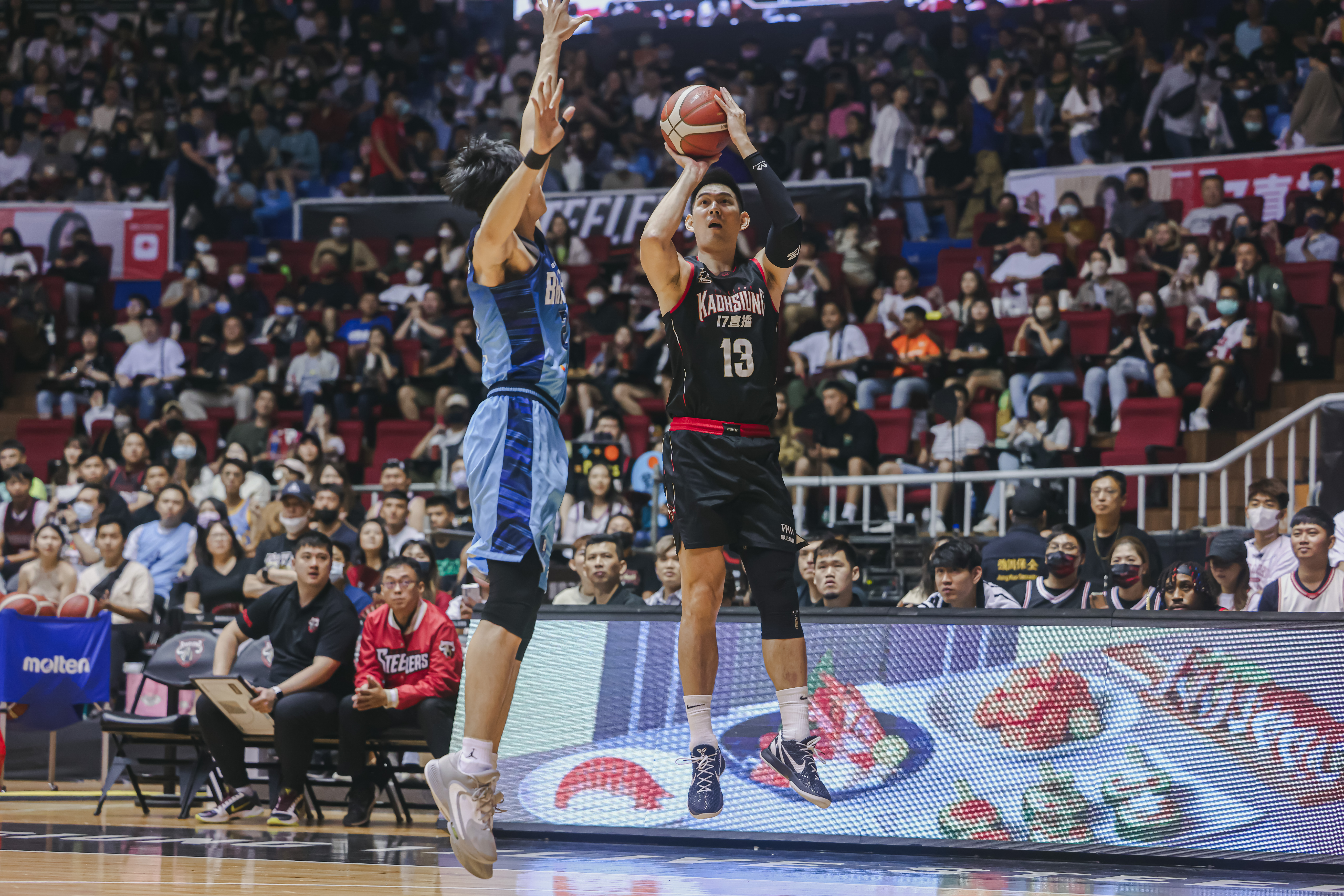 林書豪聖光罩頂　呂政儒找回笑容