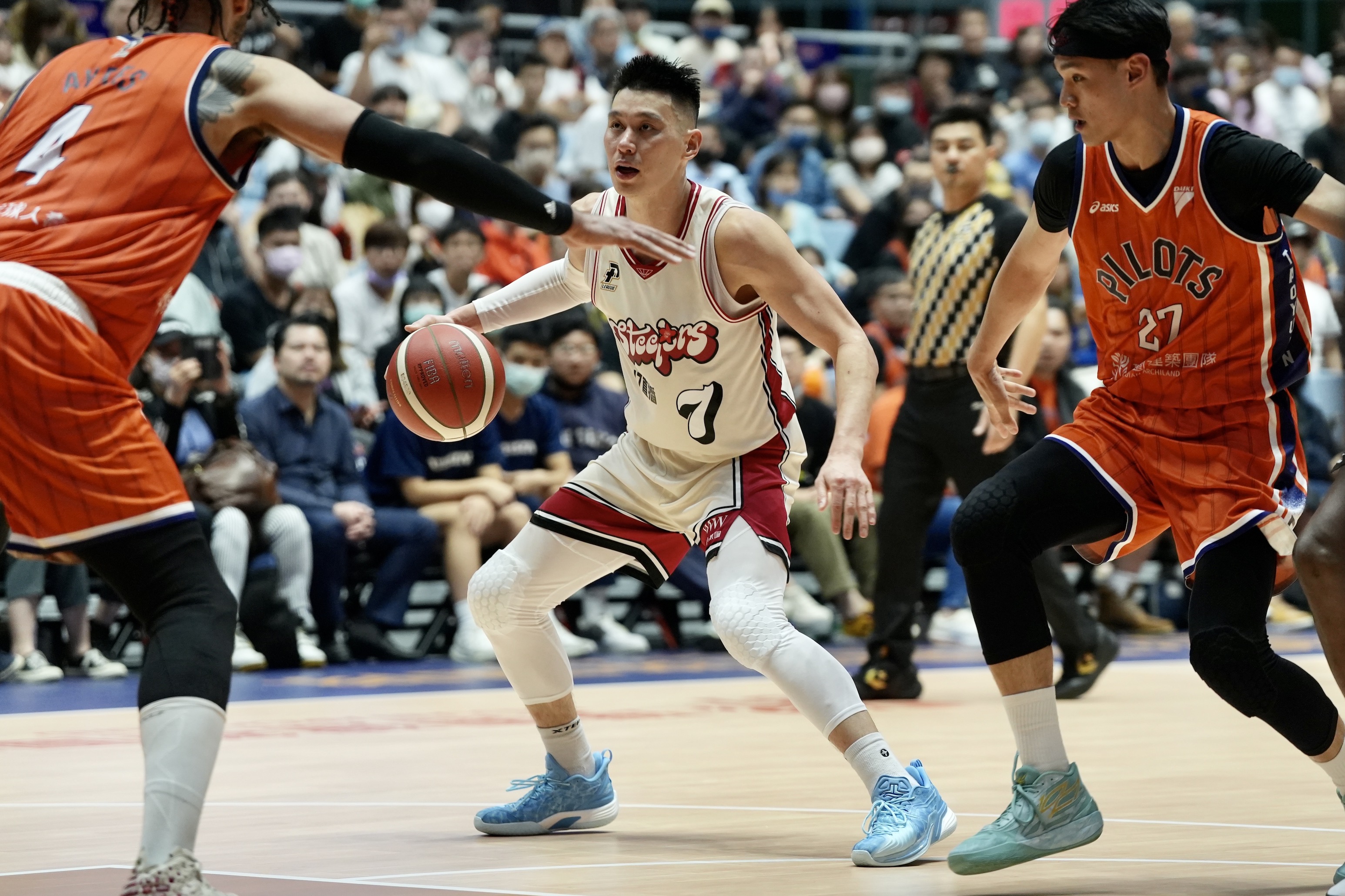 林書豪賽後受訪　鄭志龍二度補充　最後開玩笑收尾