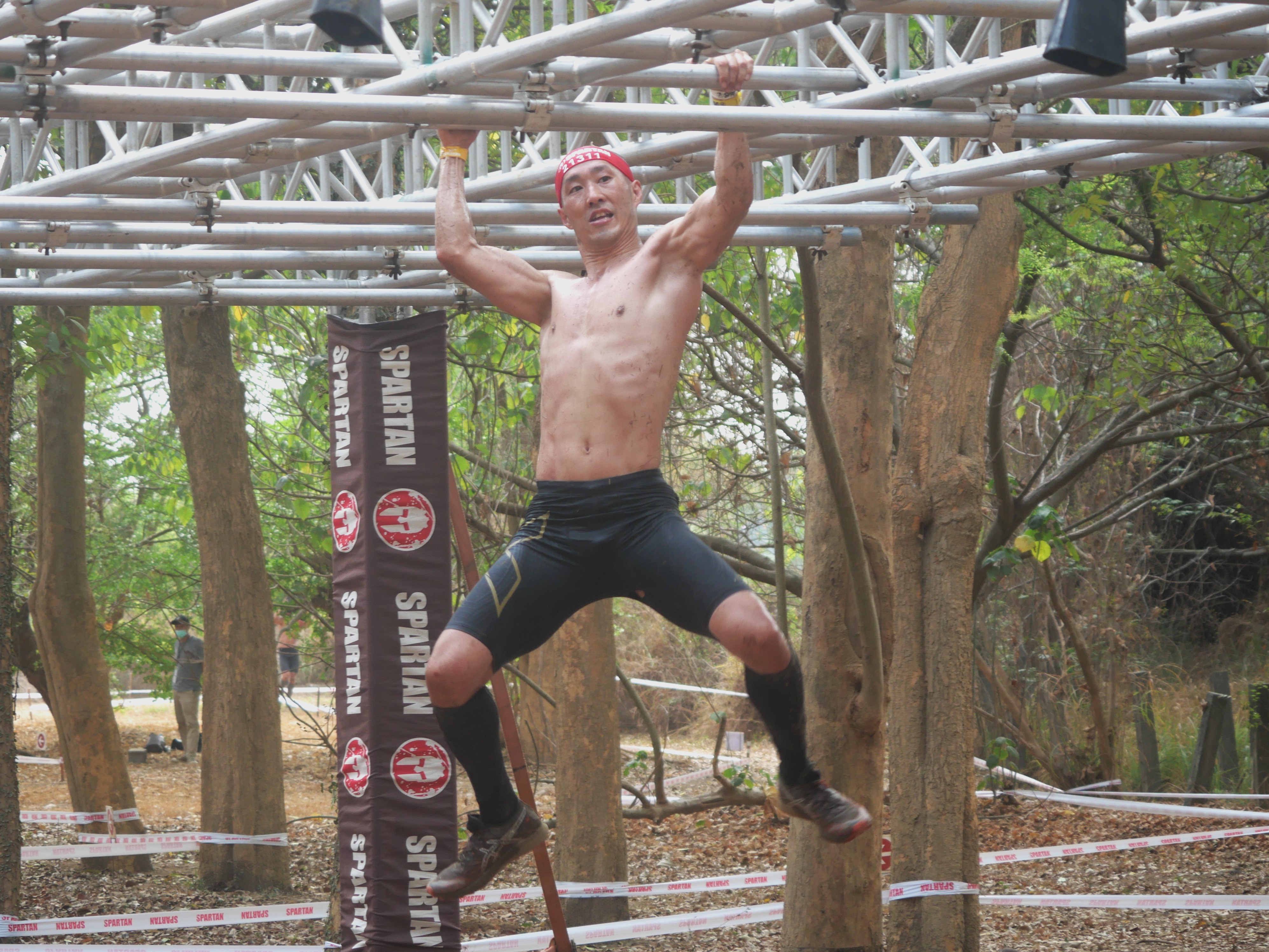 歹徒遇到我會倒霉　日本警察獲斯巴達障礙跑男子冠軍