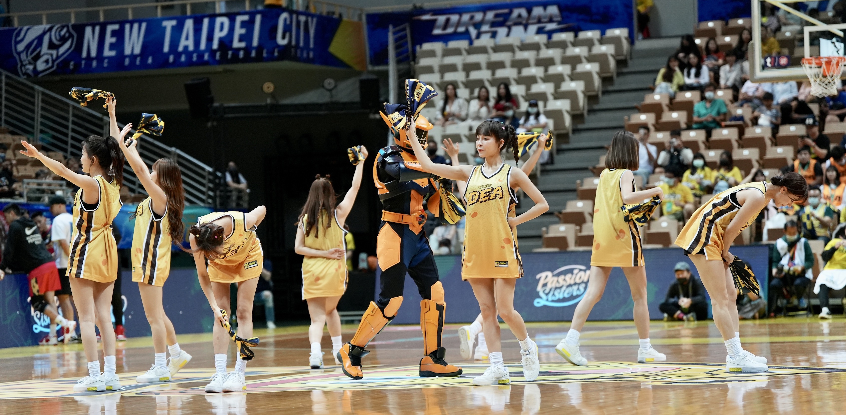 特攻射下太陽　本季例行賽主場全勝