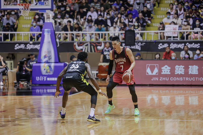 林書豪50分大三元寫紀錄　首次犯滿離場鋼鐵人仍收8連勝