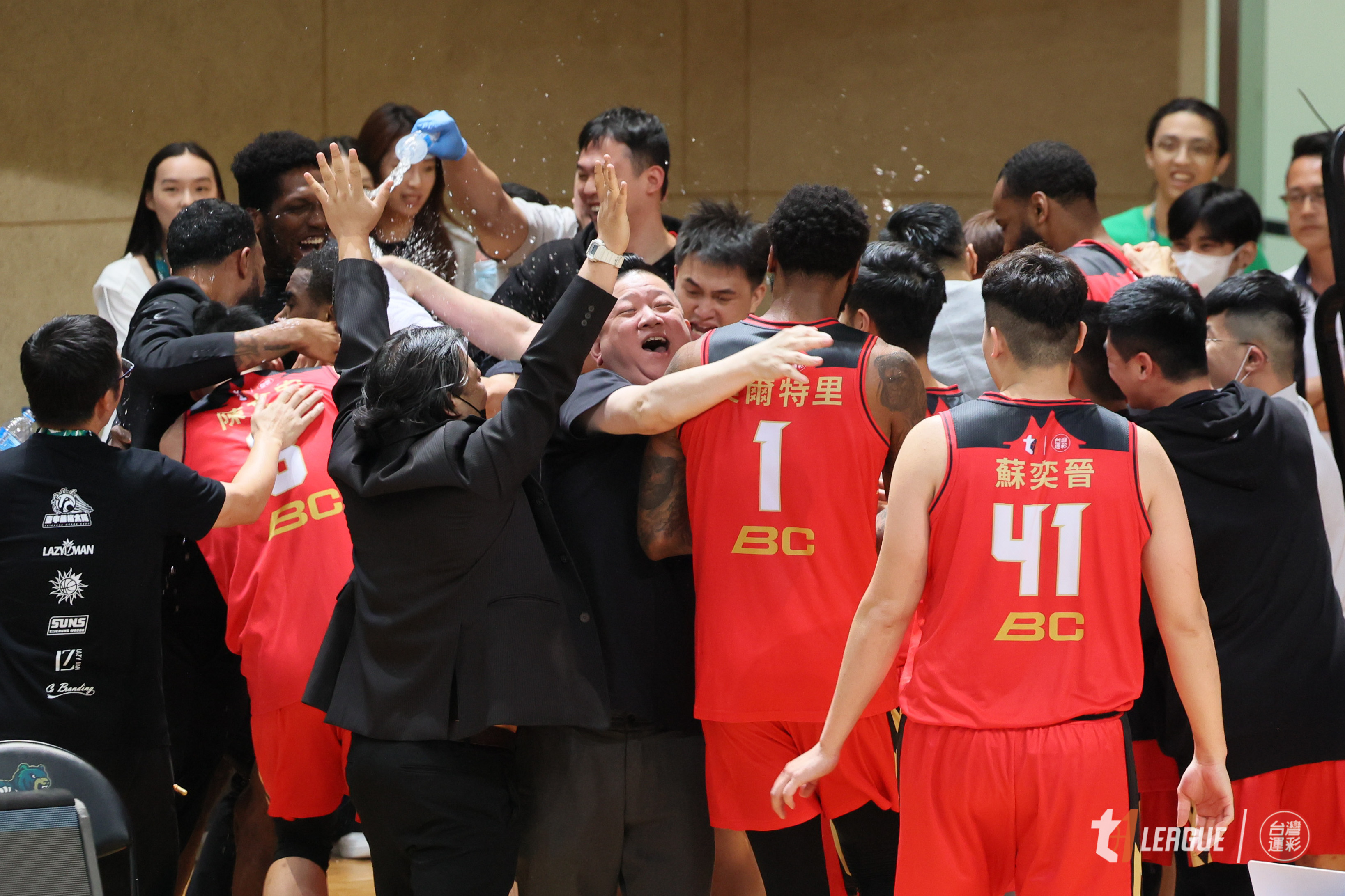 太陽解散傳聞多　汪總首度出面澄清