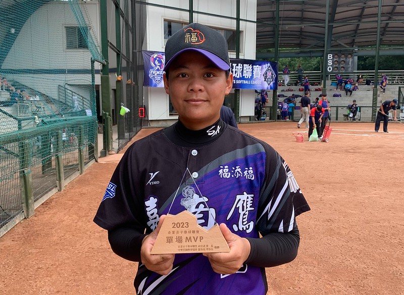 企業女壘》柯佳慧滿貫砲　嘉南鷹緊咬凱撒、黃蜂