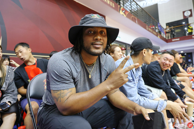 同是臺南球隊到場支持　克維斯：希望可以替獵鷹帶來好運