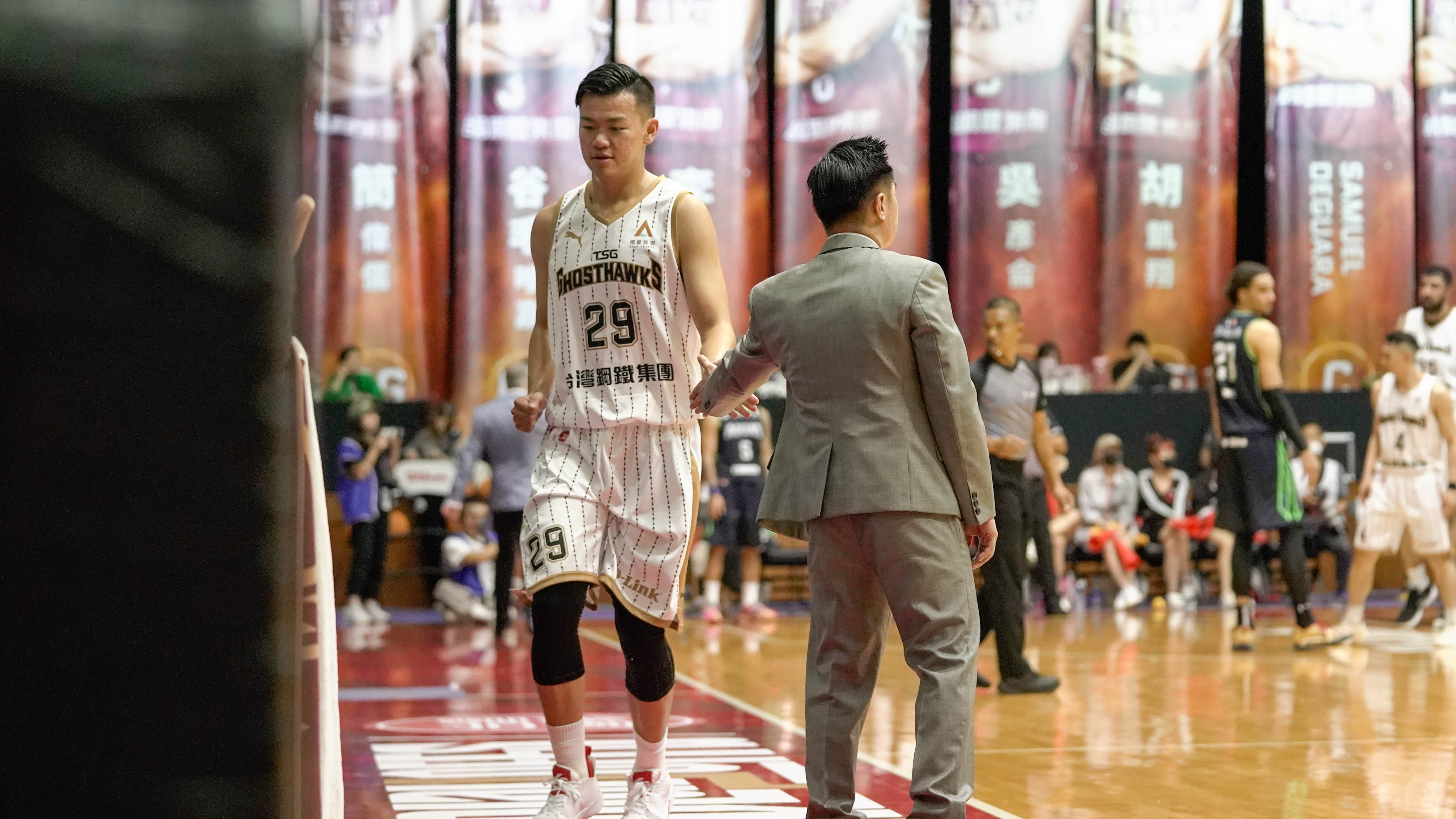 獵鷹單節狂轟39分逆轉　生死戰取勝隊史首度晉級冠軍賽