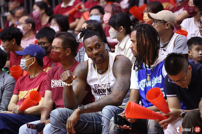 霍華德到場穿球衣支持　阿修羅：他是我的偶像之一