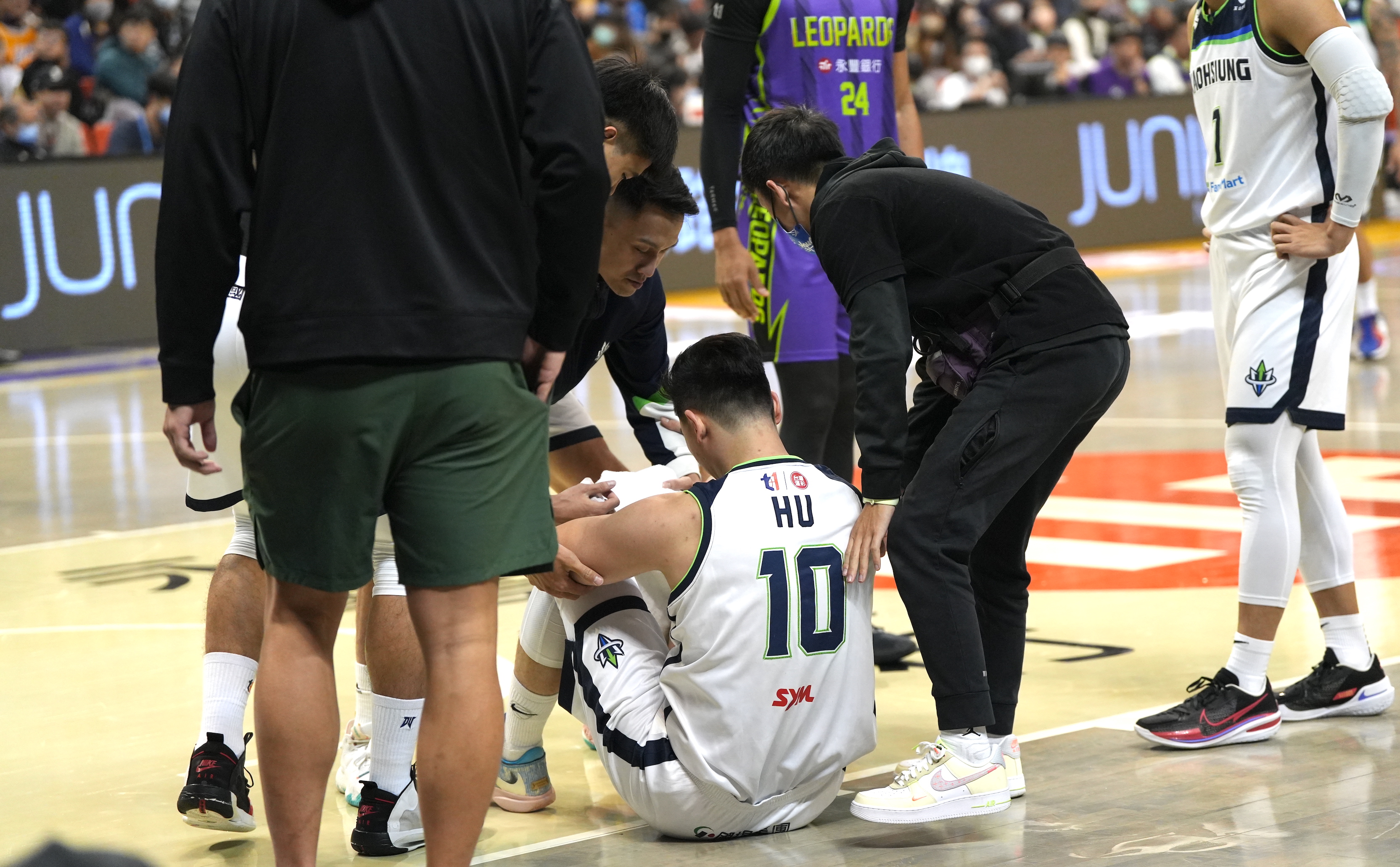 看起來胖胖、被說擦地板　硬漢胡瓏貿感性發文回顧傷痛纏身的一季