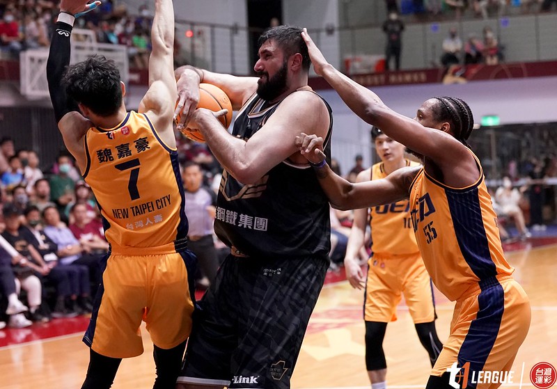 直言冠軍賽必定「血流成河」　李逸驊叮嚀球員情緒要掌控