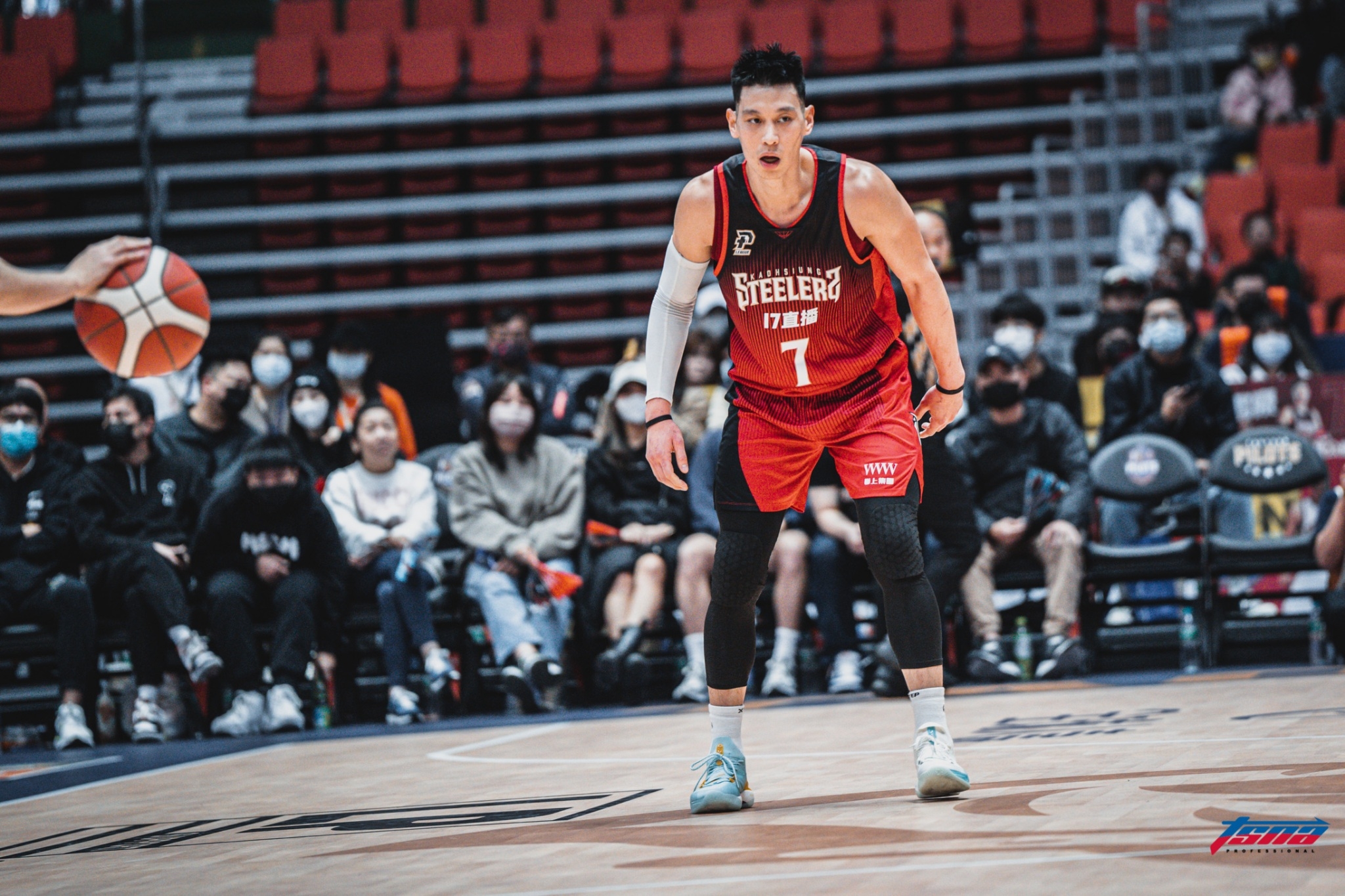 林書豪罕見只拿4分　鋼鐵人仍領先20分