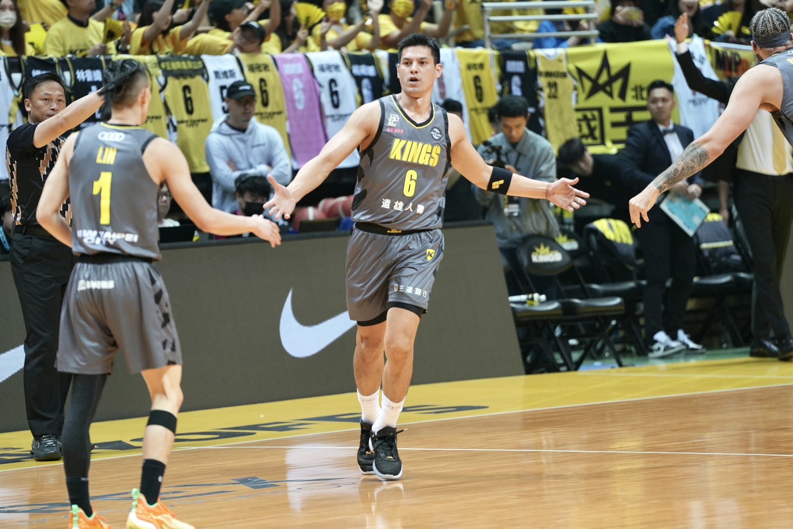 楊敬敏轟20分　國王季後賽首戰輕取夢想家