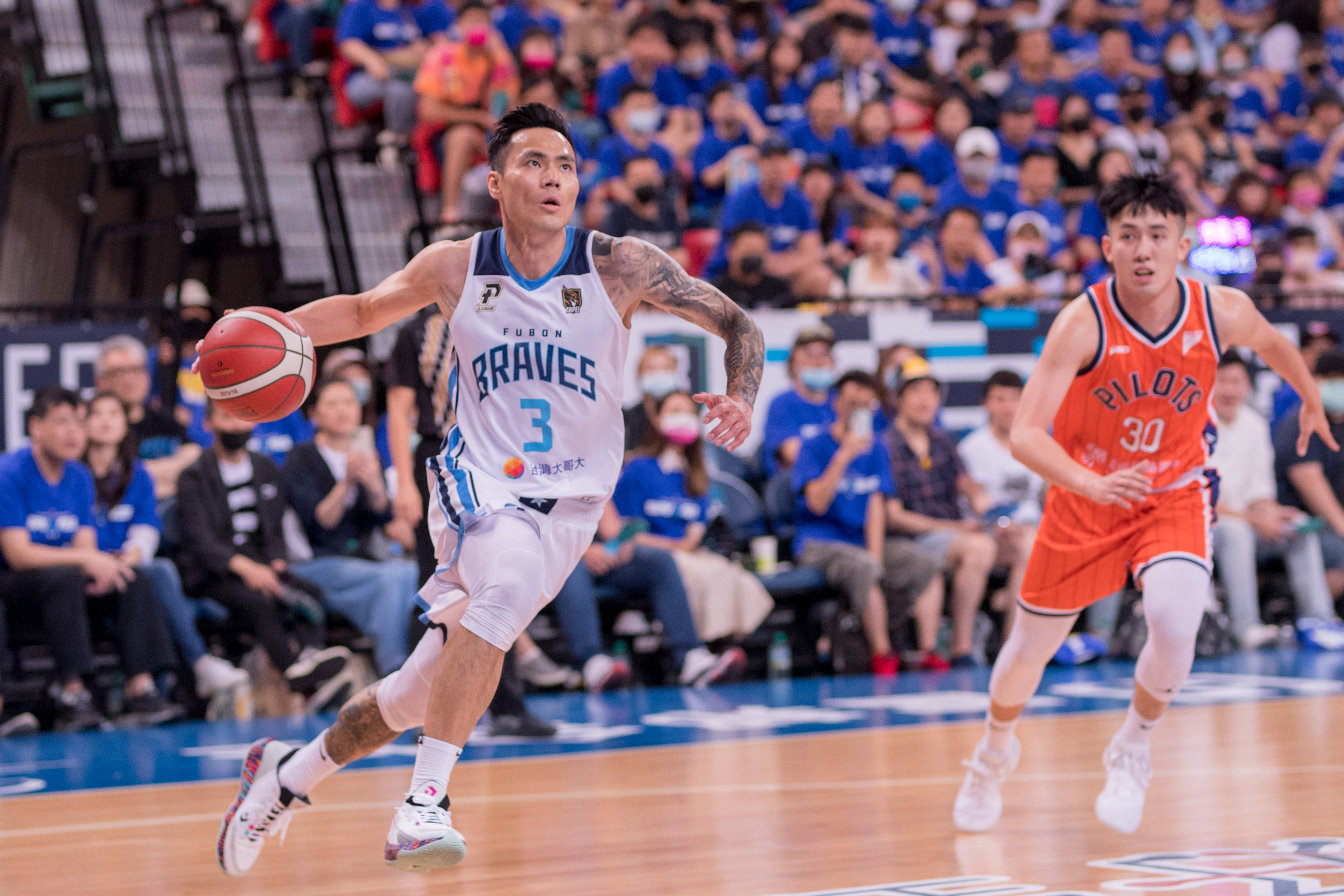 季後賽勇士不讓了！　首戰18分退領航猿