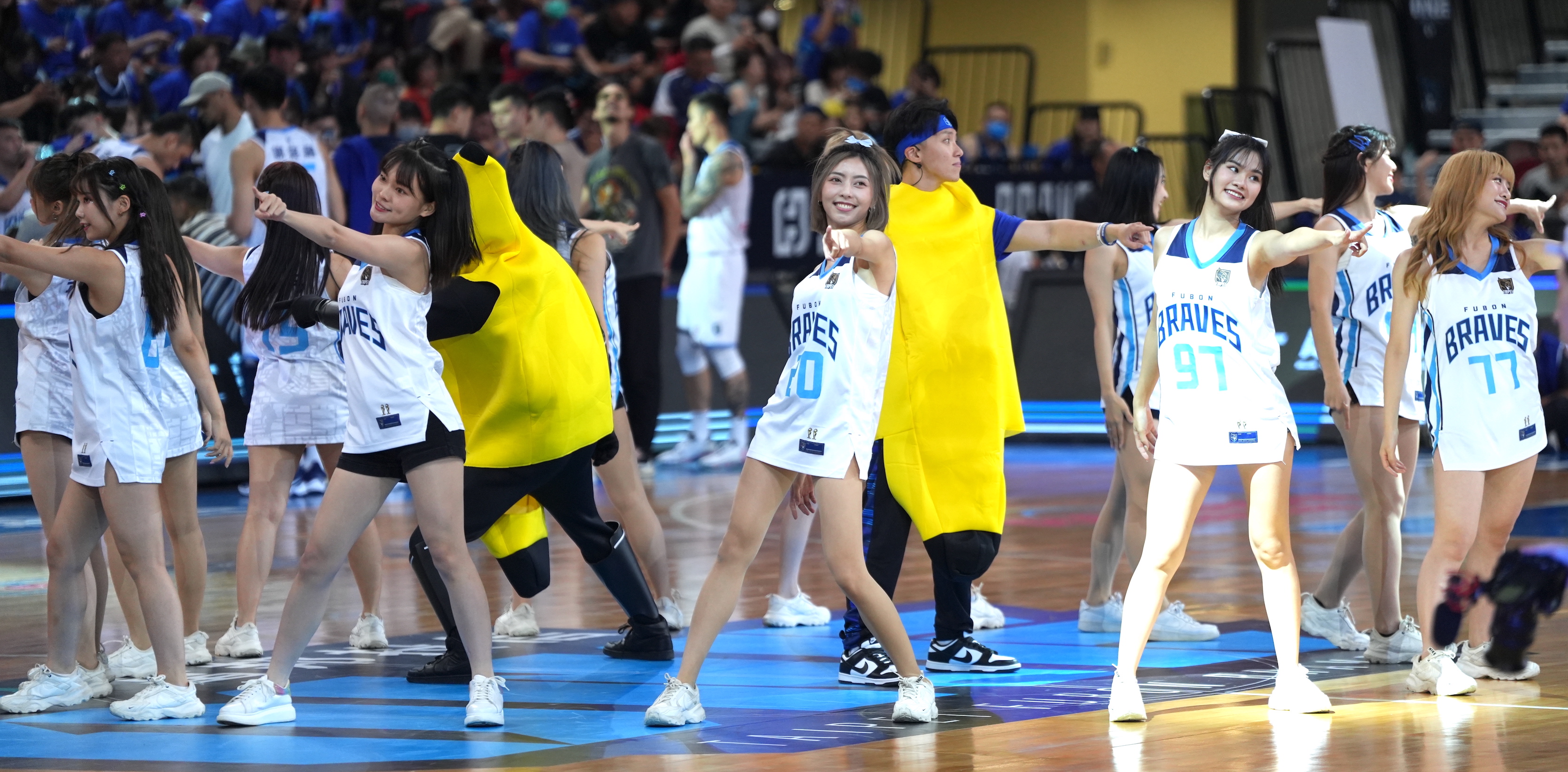 Fubon Angels拿下年度啦啦隊　林書緯獲年度穿著