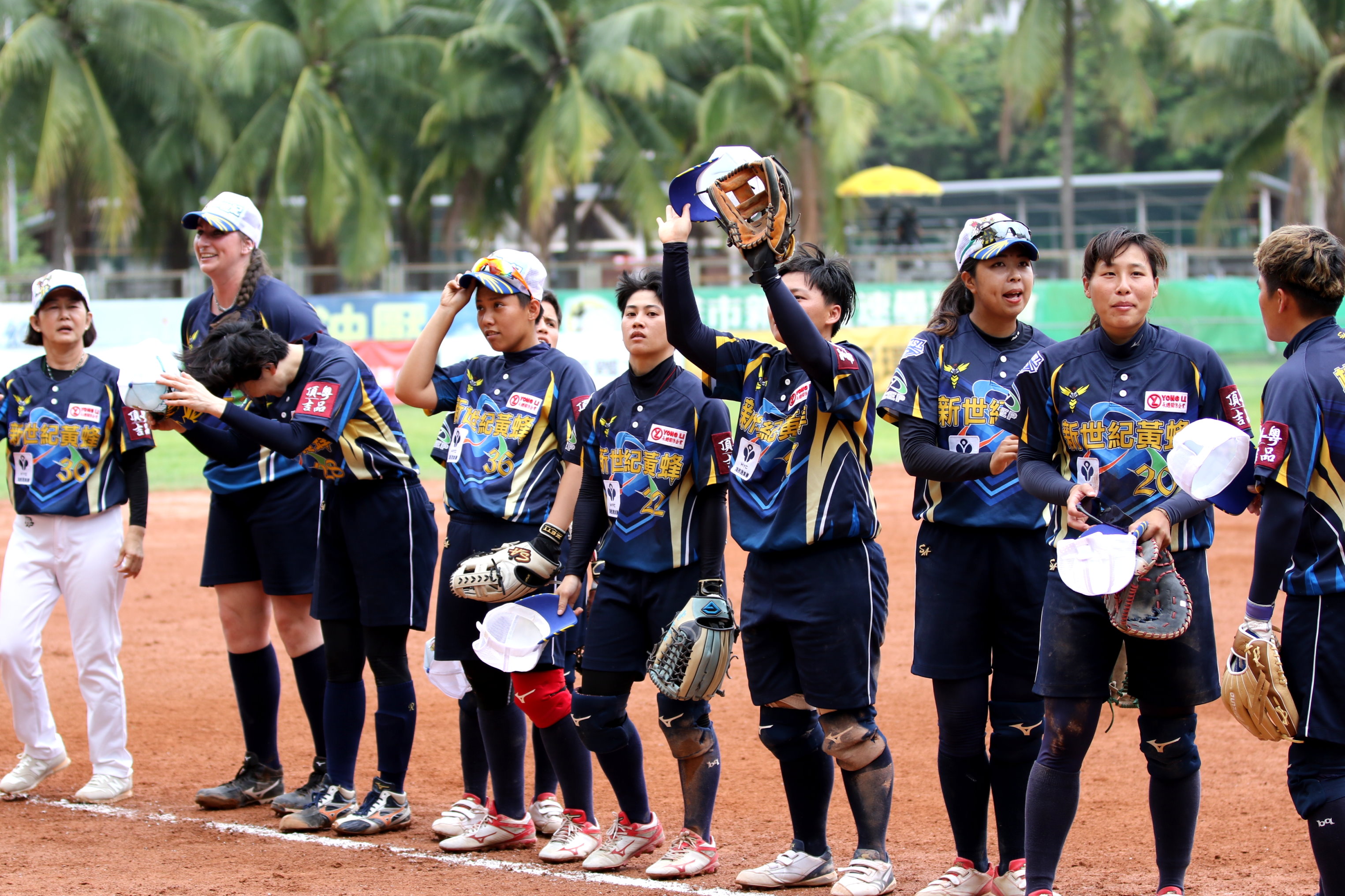 企業女壘聯賽　新世紀黃蜂女壘回高雄主場旗開得勝
