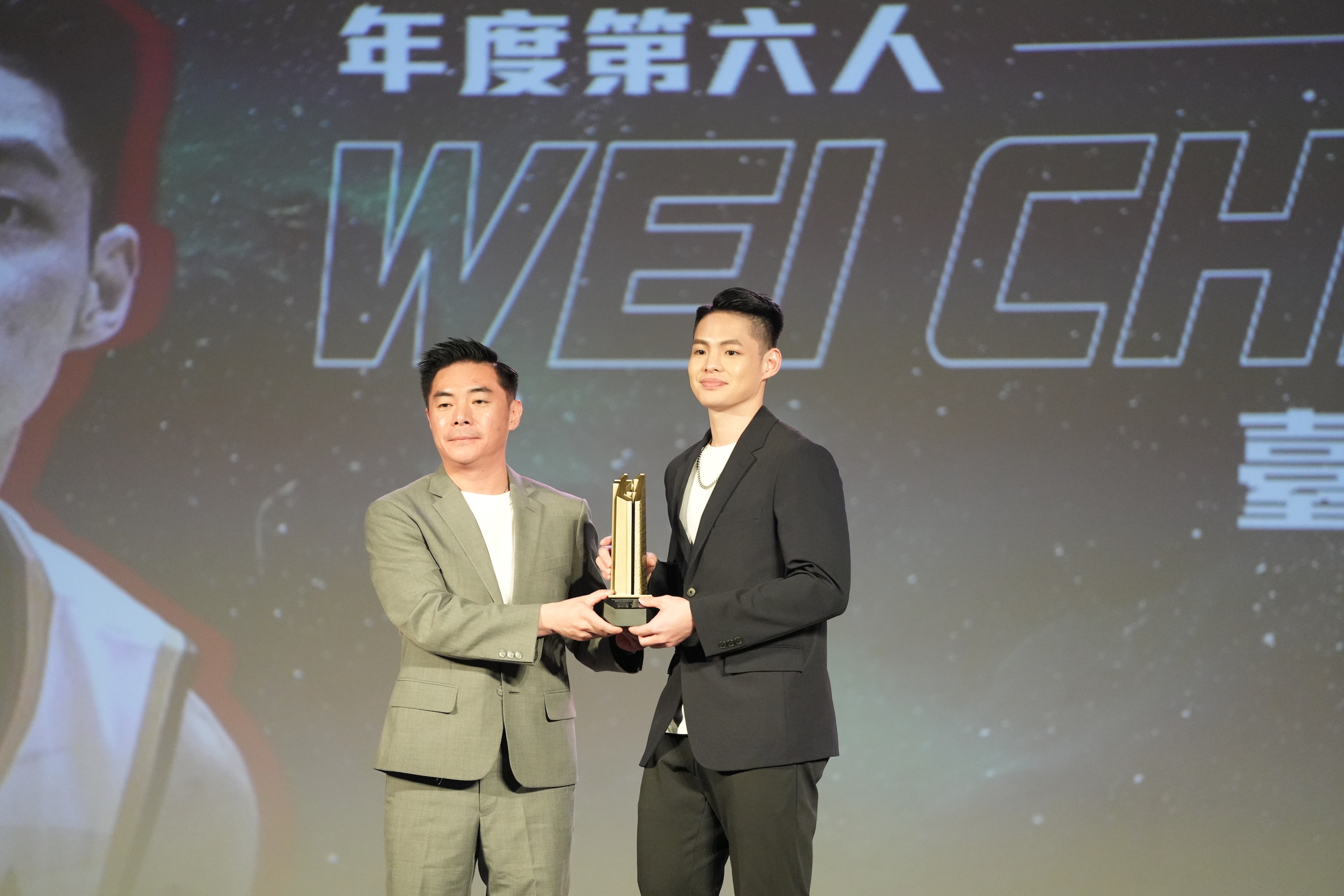 谷毛唯嘉獲年度第6人　劉孟竹替拉新人王票