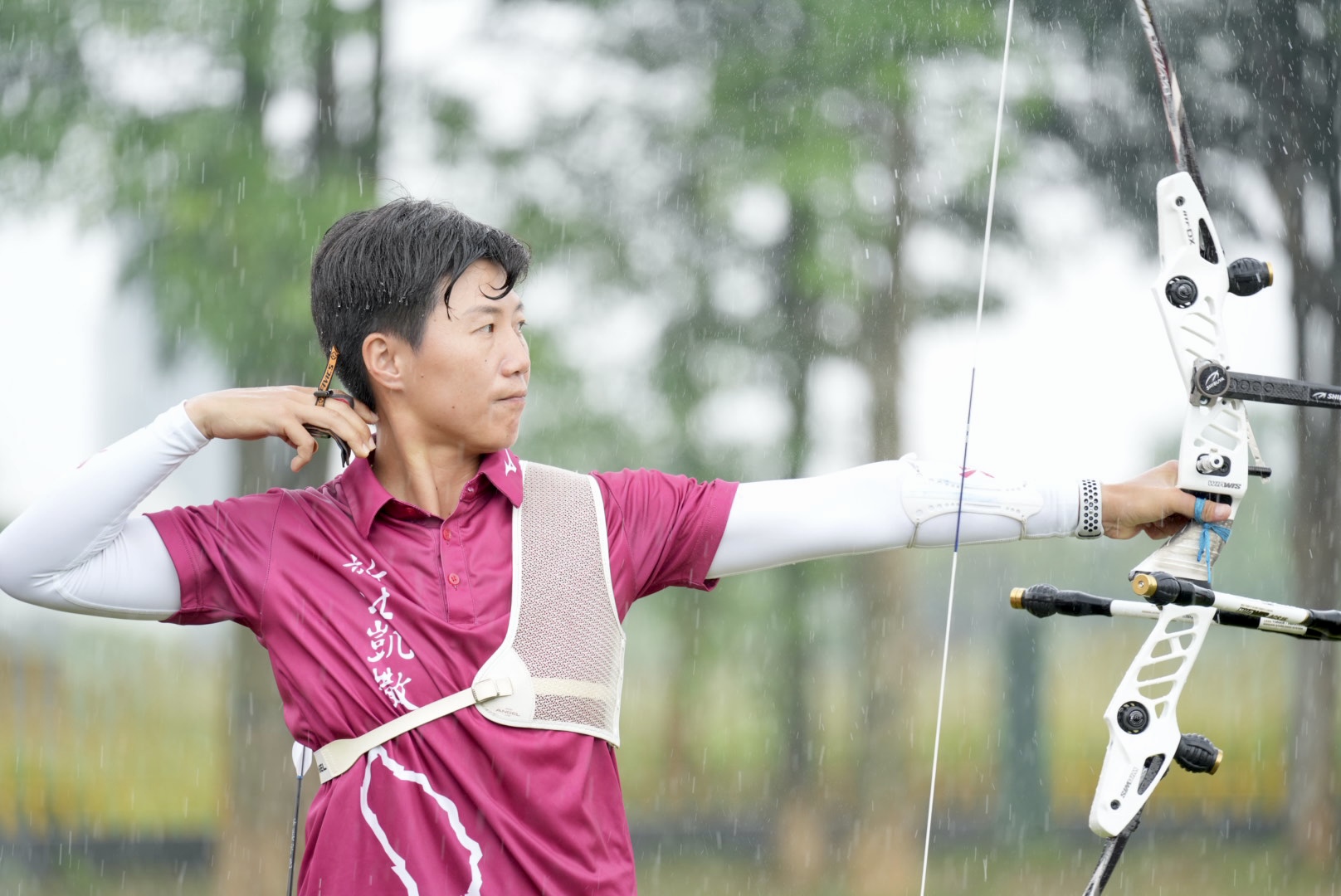 暴雨擋不住「雷母」　風佑築助青年軍女單開胡