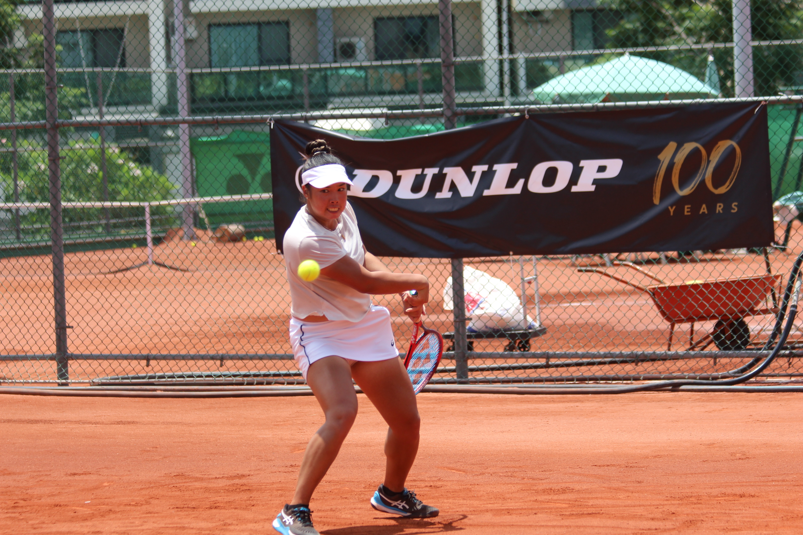 楊亞依延續火燙手感　挺進台塑盃16強