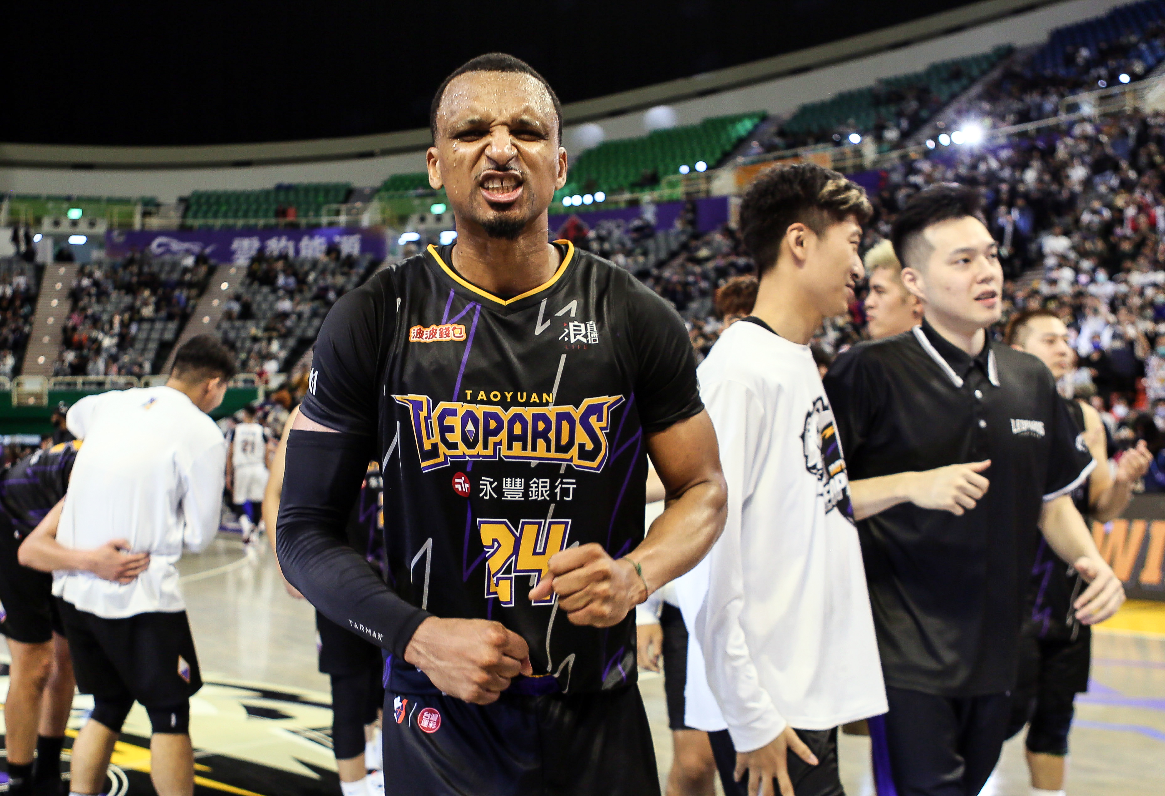 台啤雲豹舉辦夏令營　艾夫伯返台任教練