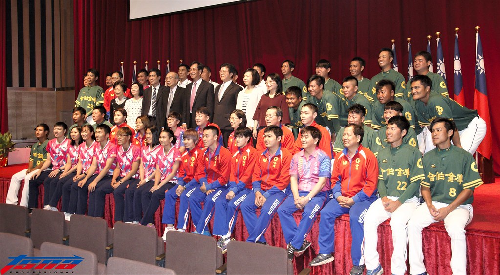 合庫球隊育樂營 暑期活力開打