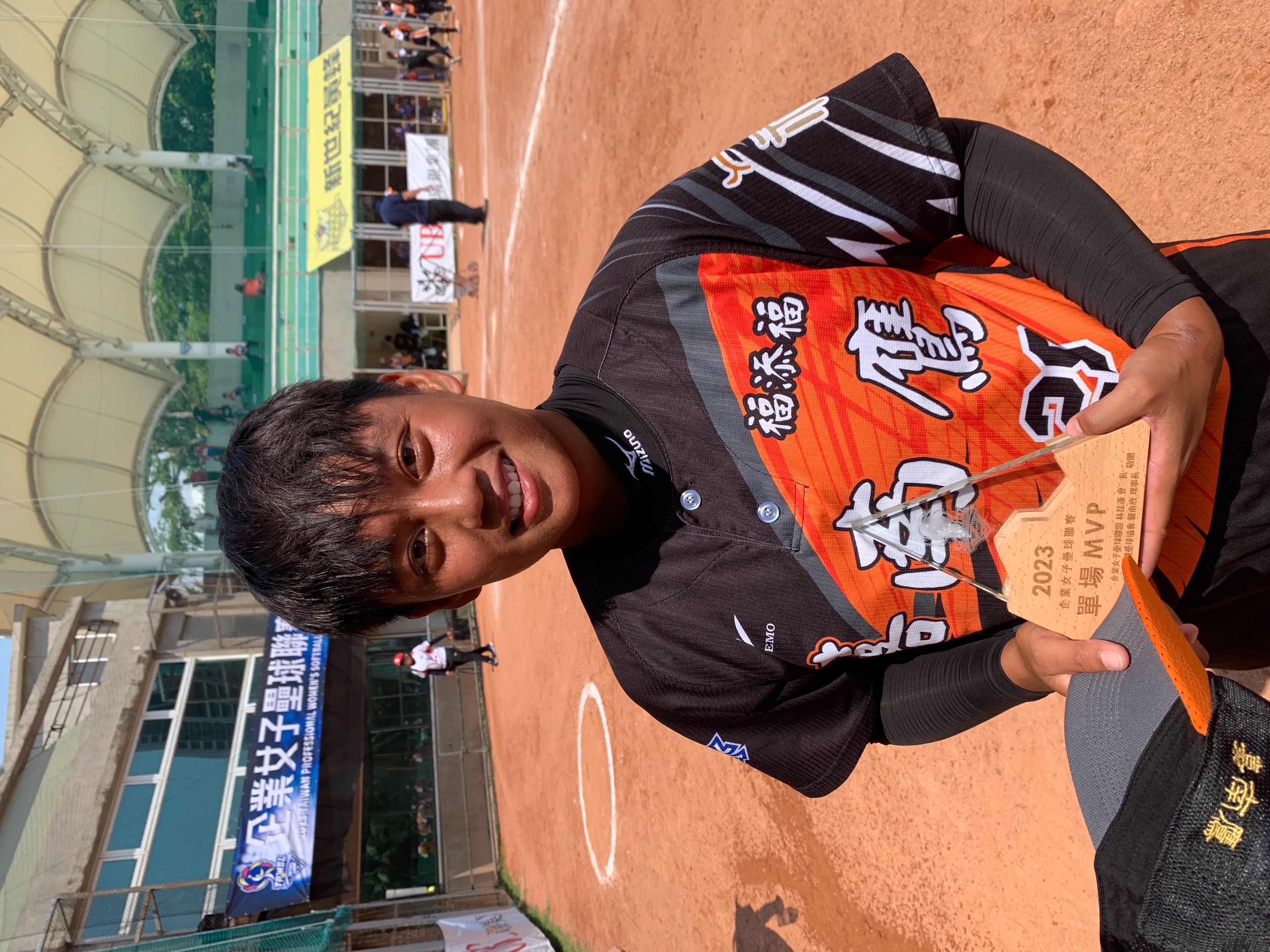 18歲胡品葳2分二壘打成關鍵　嘉南鷹下半季首戰險勝