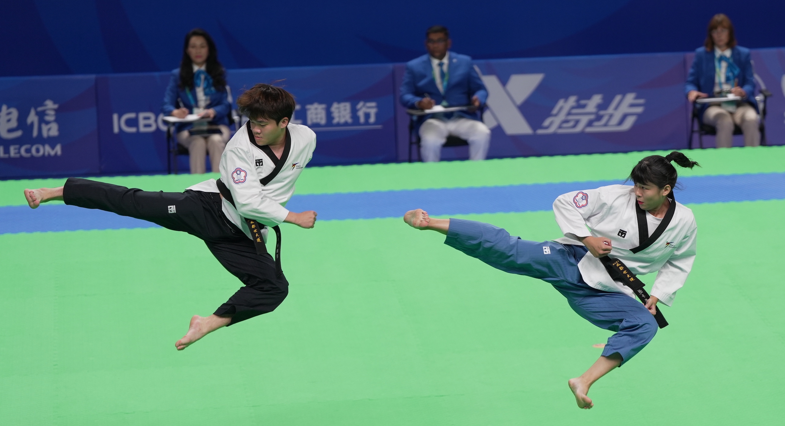 世大運》黃品潔、徐語澤跆拳道品勢混雙摘銅　