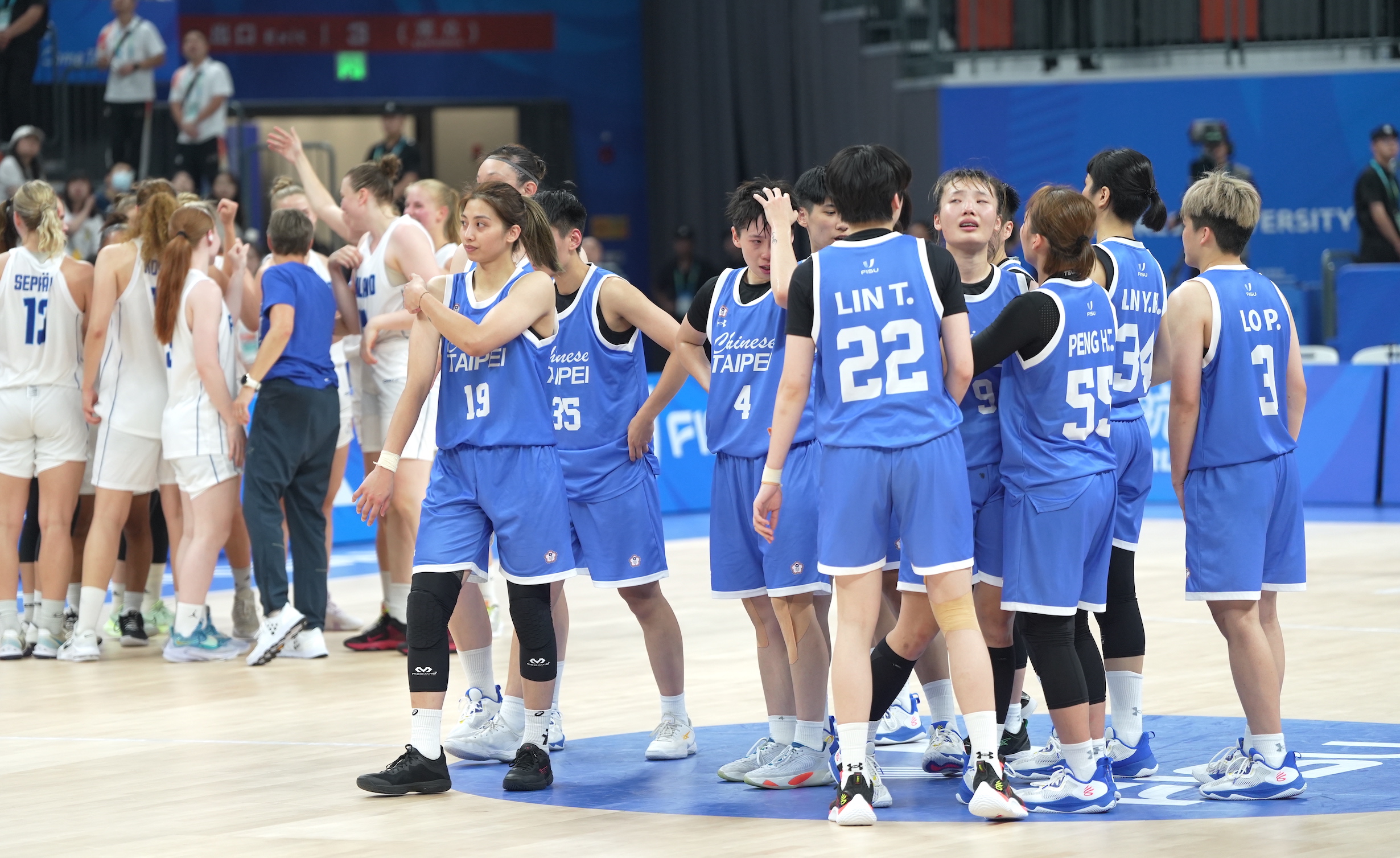 世大運》女籃銅牌戰中華不敵芬蘭　淚灑球場