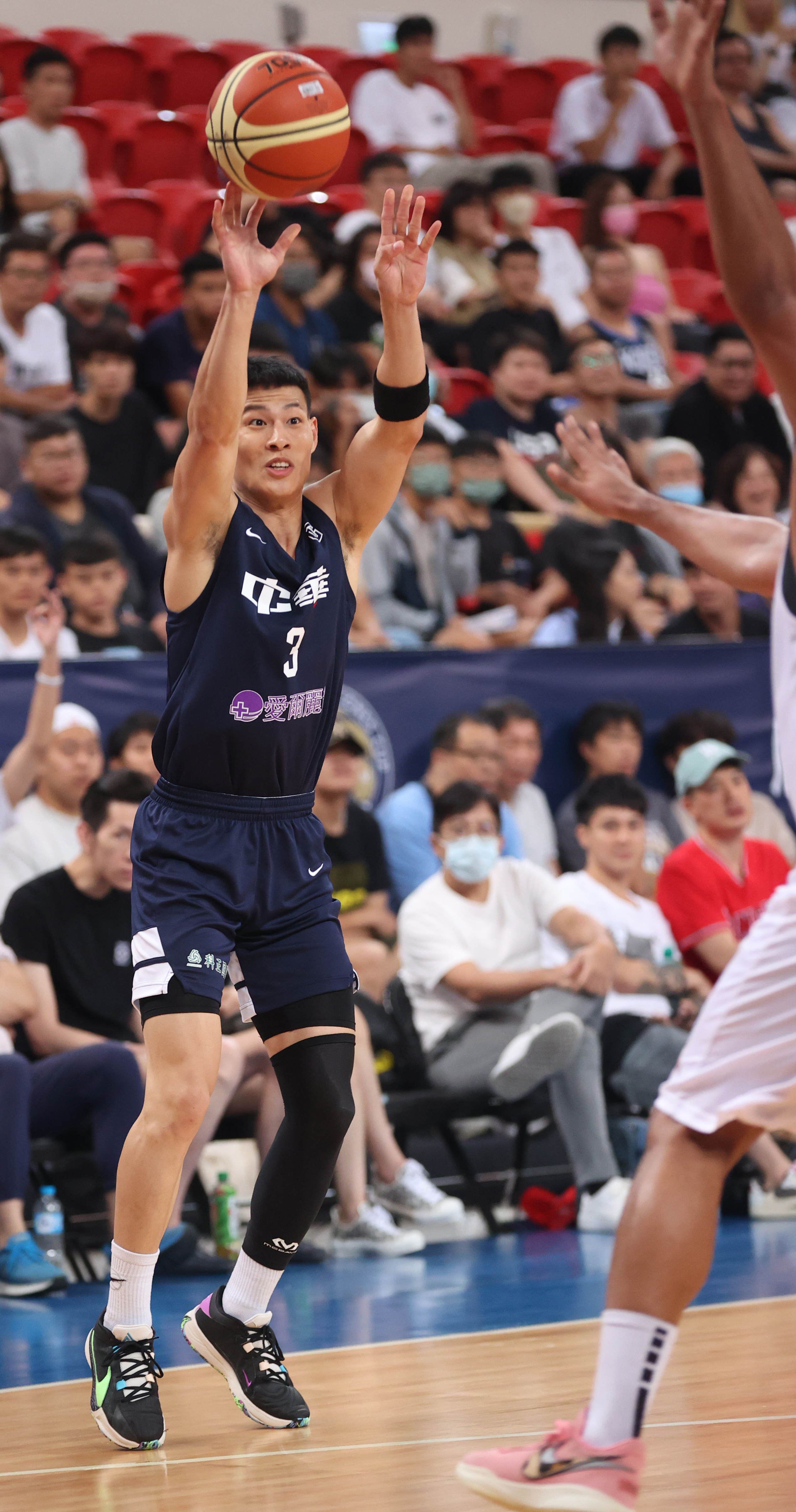 台新否認惡意挖角　稱與林秉聖簽約合乎規範