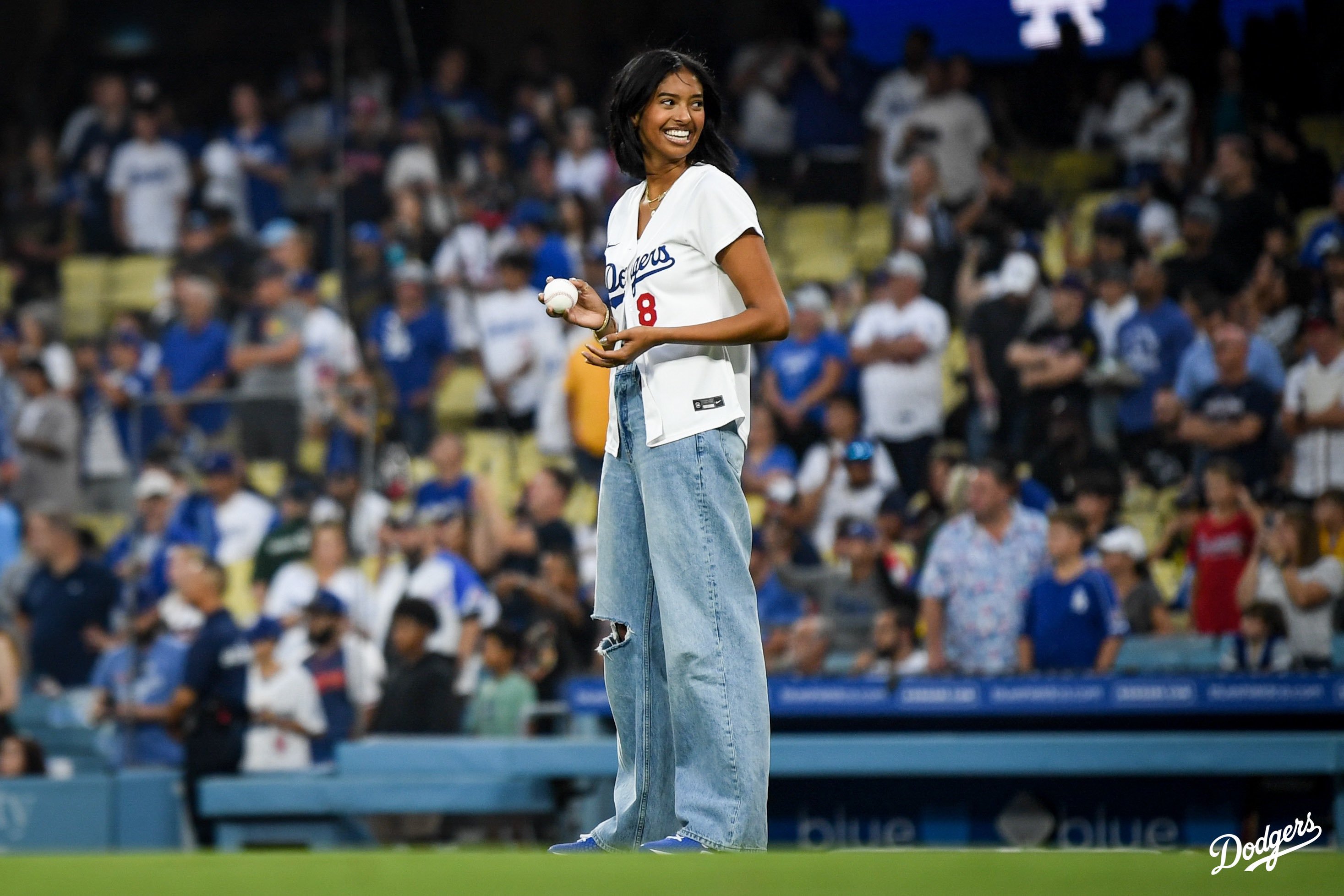 道奇隊湖人之夜活動　Kobe女兒開球向父親致敬