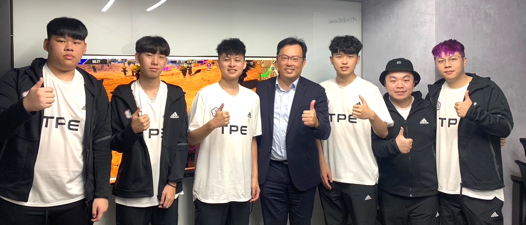 電競選手長時間低頭肩頸不適　體育署安排物理治療師