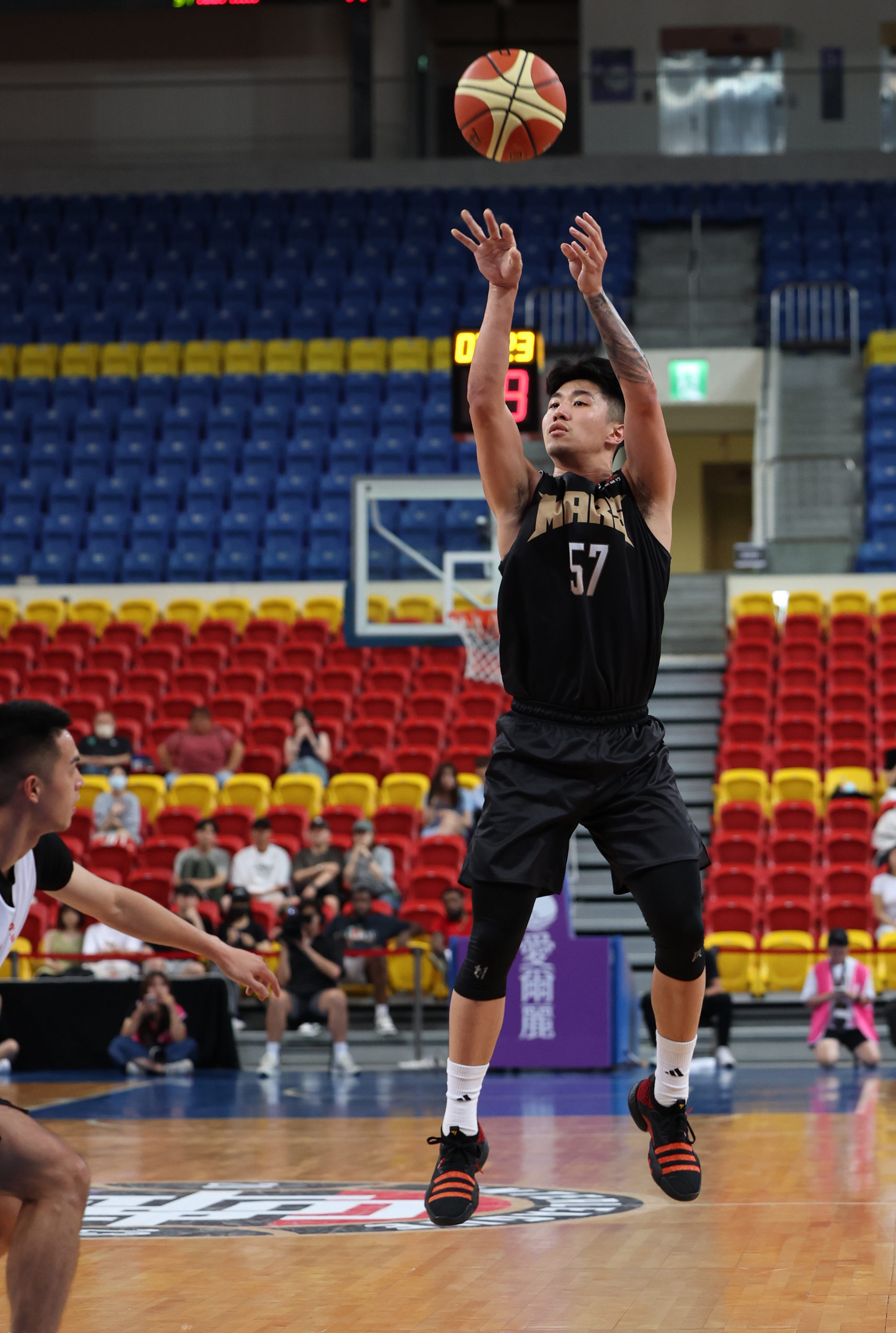 林秉聖自律太瘋狂　曹薰襄：每天早晚都騷擾我去投籃