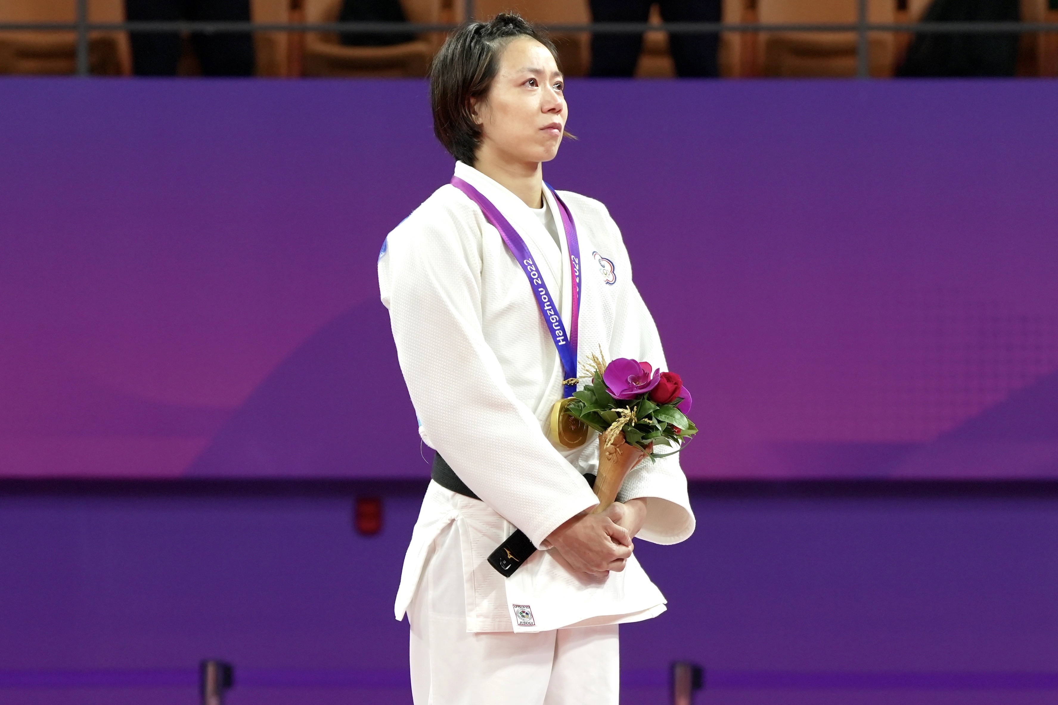 杭州亞運》洋蔥太多　連珍羚看會旗升起頻頻拭淚