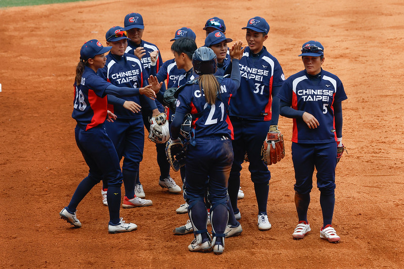 杭州亞運》女壘惜敗日本　總教練韓幸霖：球員成長有目共睹