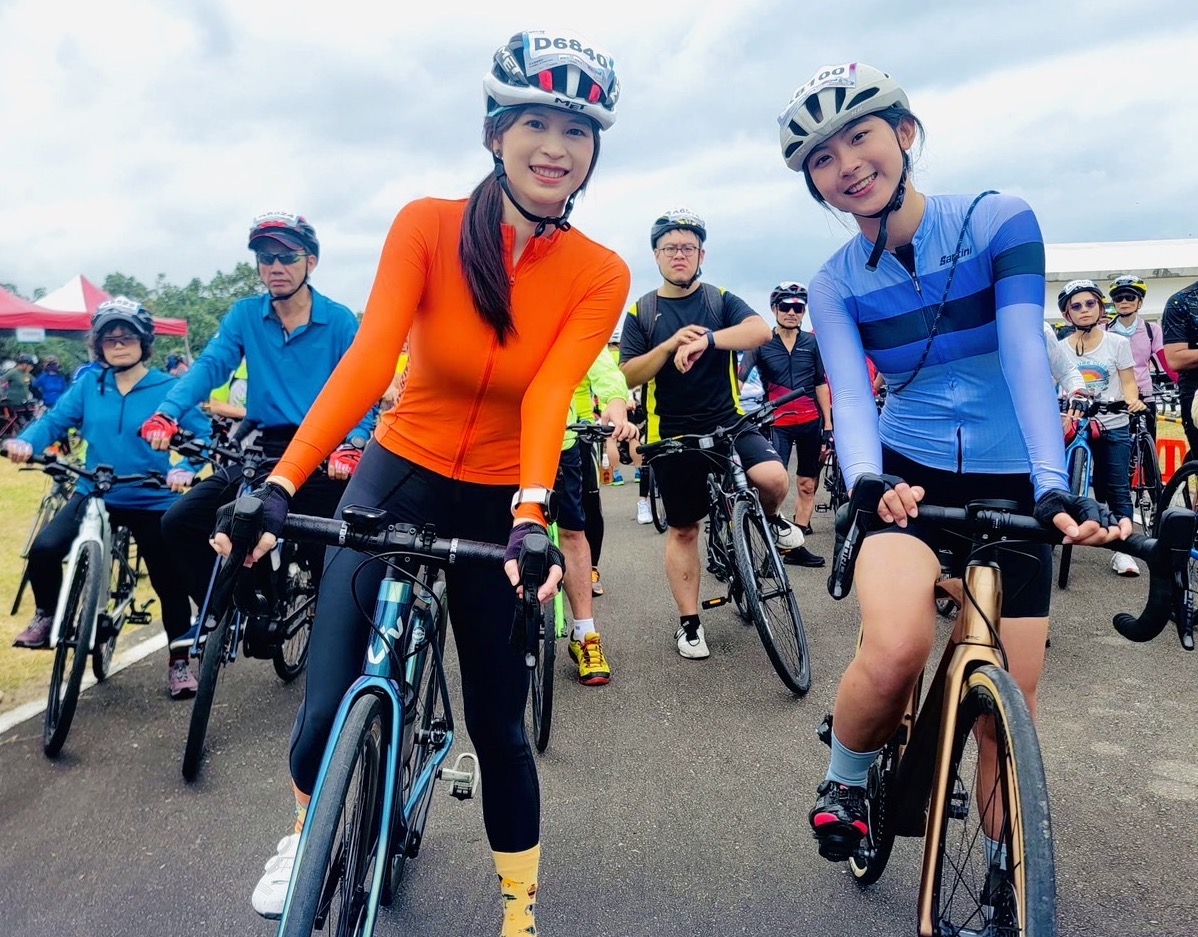 極點慢旅極北點富貴角燈塔　單車國民美少女響應