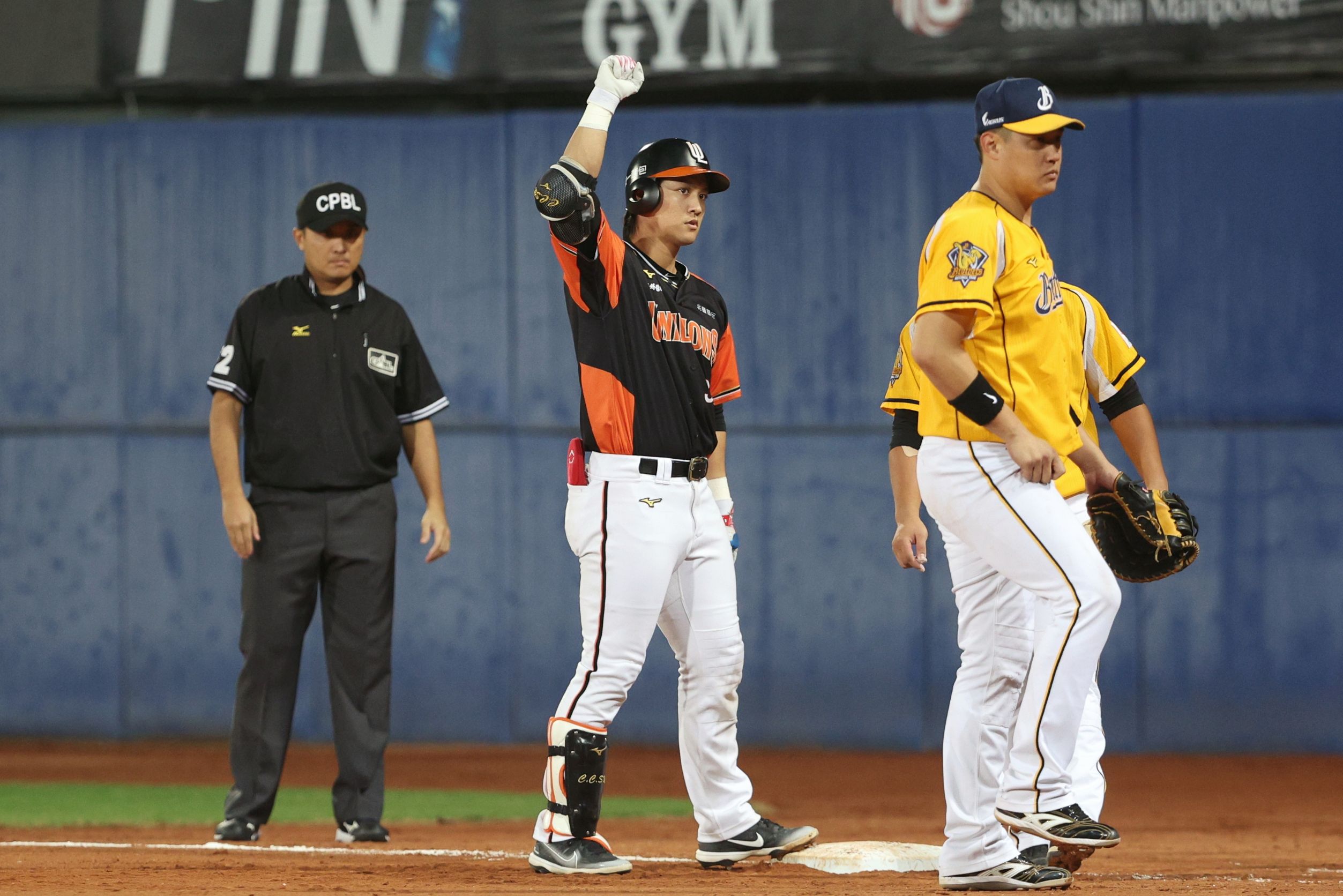 [問題] 統一獅3比0送完封　中信兄弟確定下半季冠