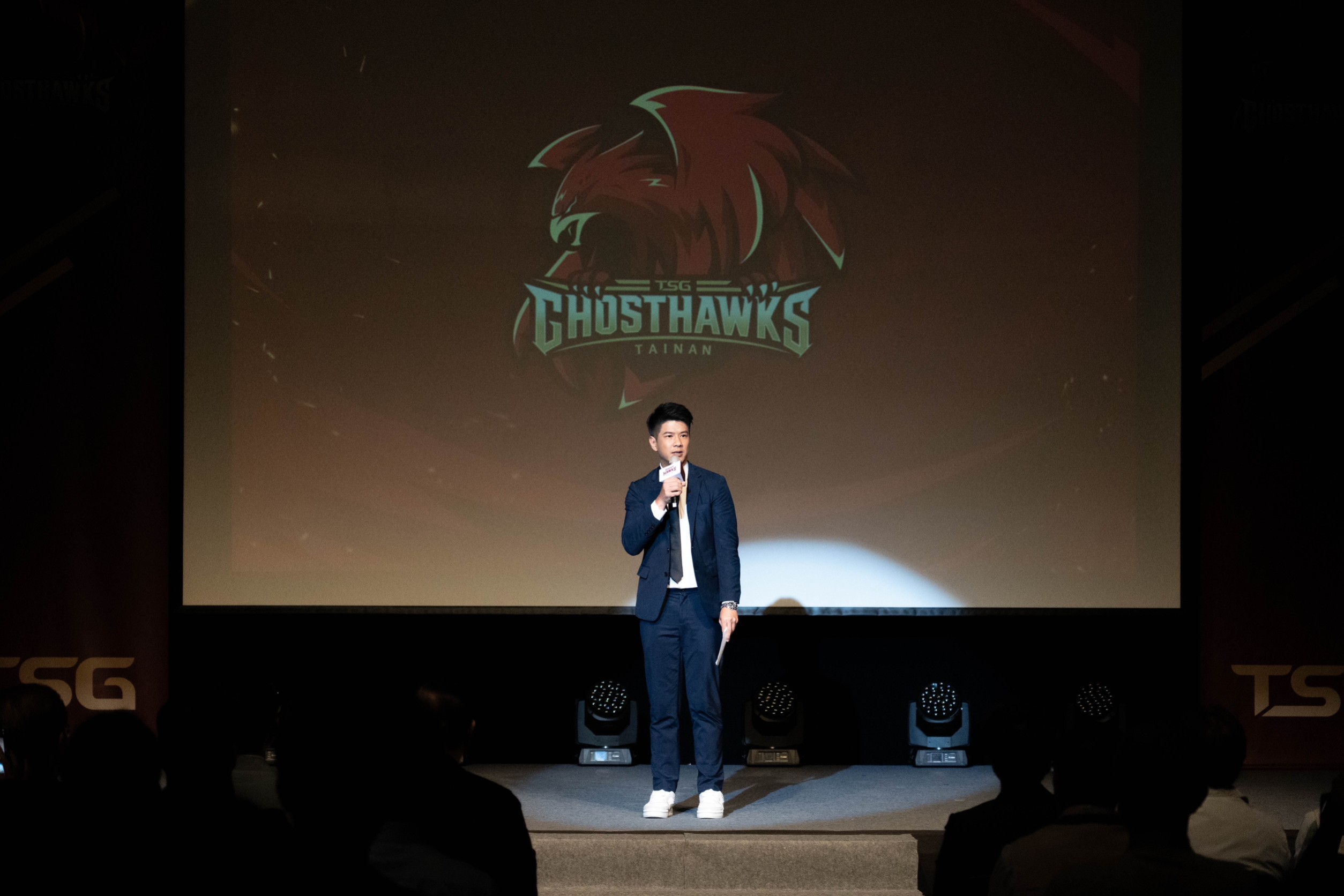 台鋼獵鷹新賽季口號「鷹ONE」　錢韋成透露已投標台南小巨蛋