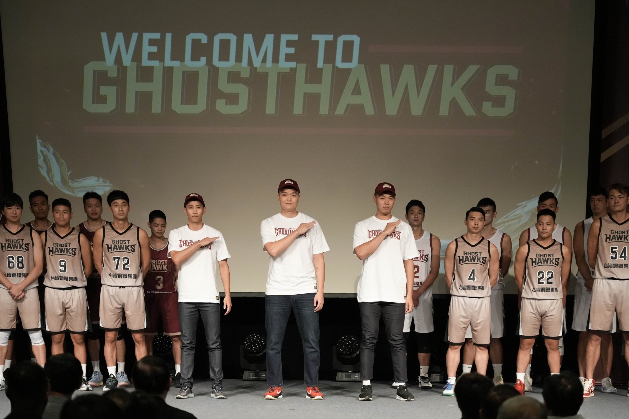 2個月2度換隊加盟獵鷹　藍少甫：讓人印象深刻的休賽季