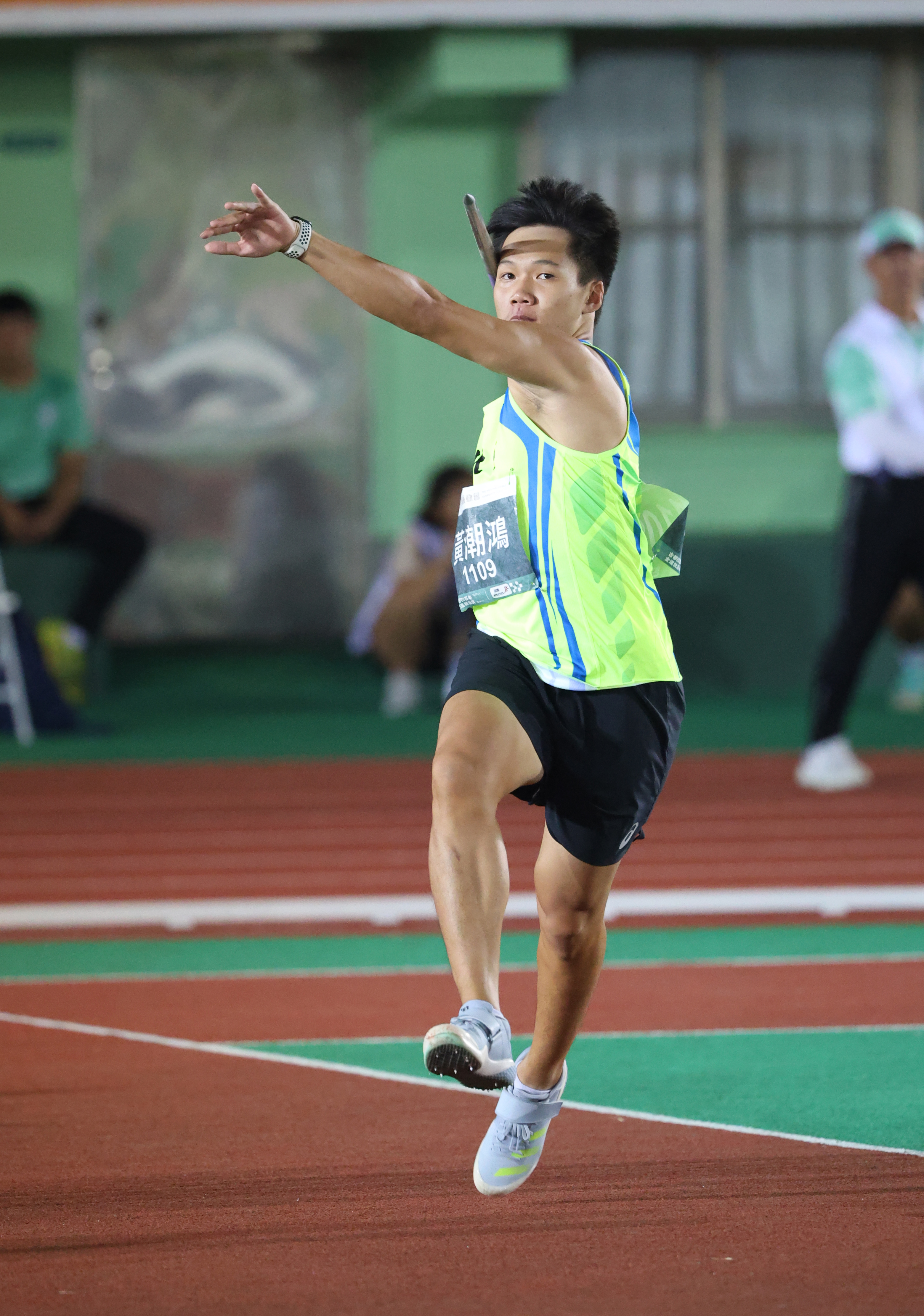 全運》最後一擲超越標槍雙雄摘金　高二黃潮鴻圓夢