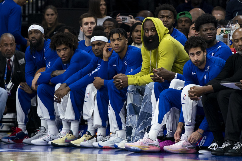 Harden現身費城主場開幕戰但未登錄　Embiid：我專注於比賽