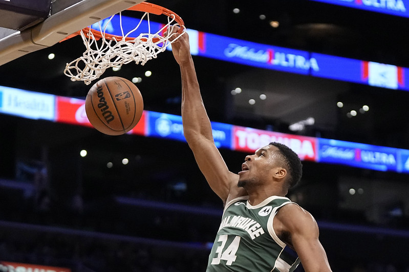 Antetokounmpo、Lillard合飆58分　公鹿復仇熱火