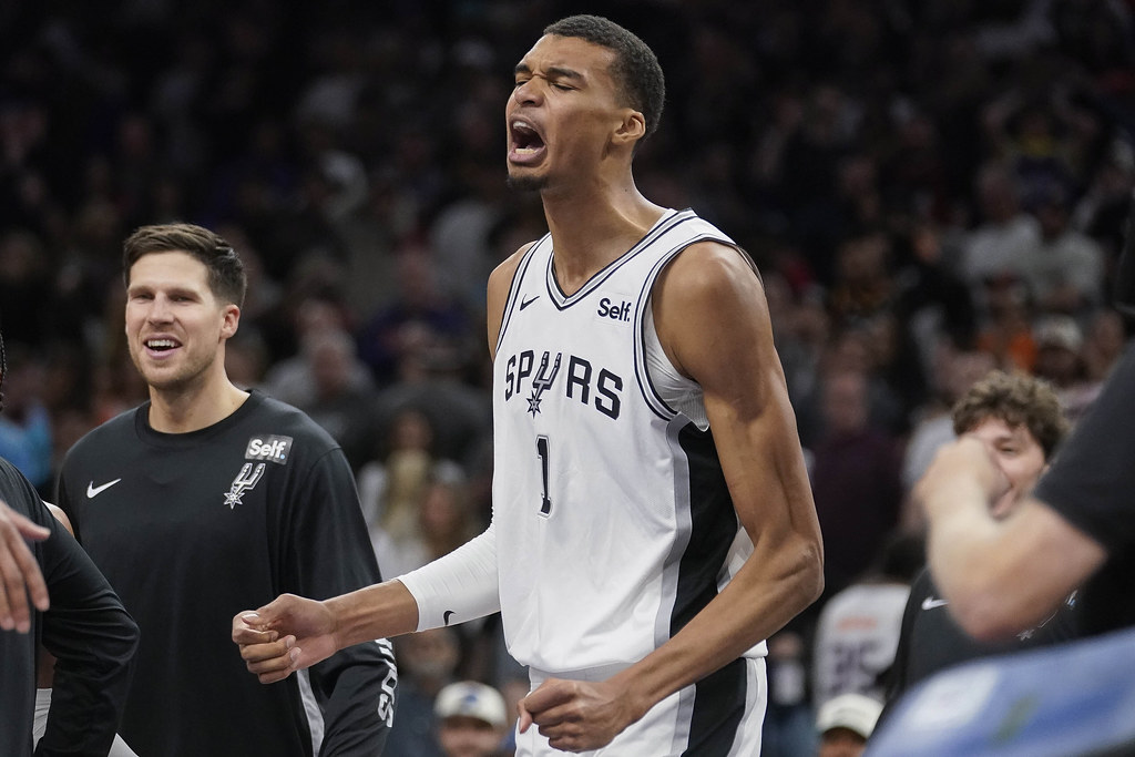 陷於貧攻的暴龍踢館馬刺　拾一看好士氣高檔的黑衫軍邁向三連勝