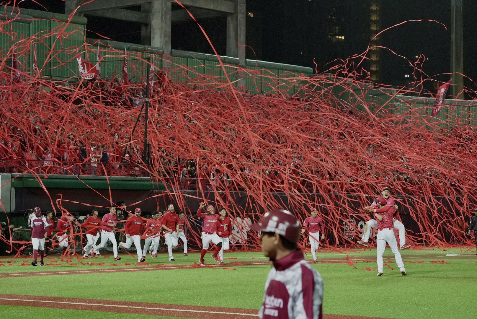 季後賽》古久保健二看林智平追平轟頭腦一片空白爆料威能帝主動要上場- TSNA體育新聞團隊, image size:1616x1080