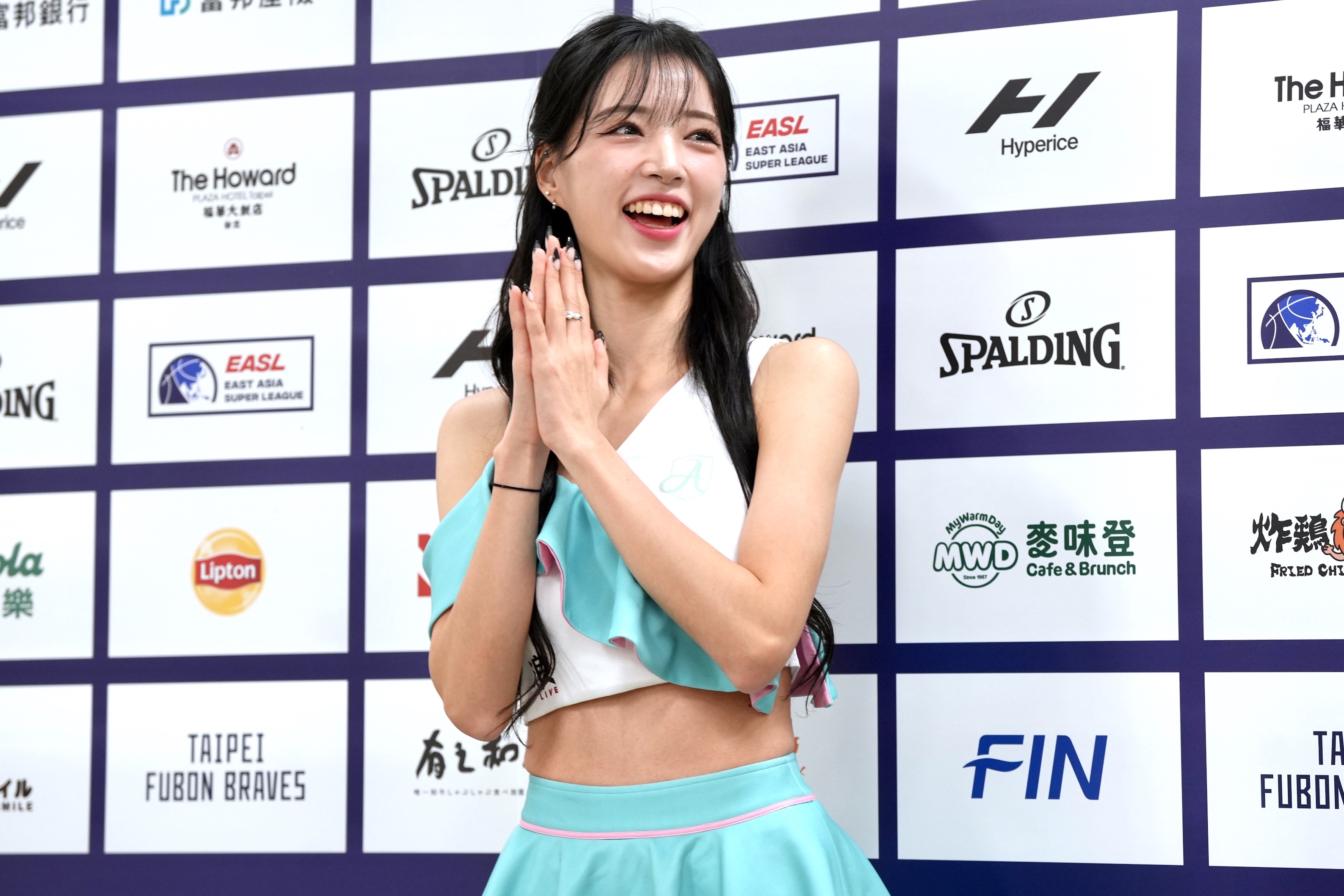 李皓禎展現舞技突然沒音樂　NG依舊甜美可愛