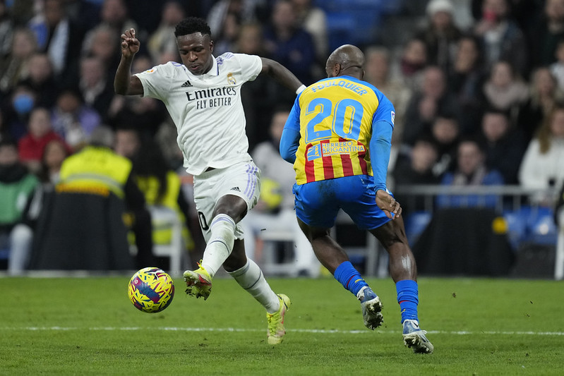 暖心！賽後送球衣被截胡　 Vinícius Júnior親拍影片向小球迷致歉