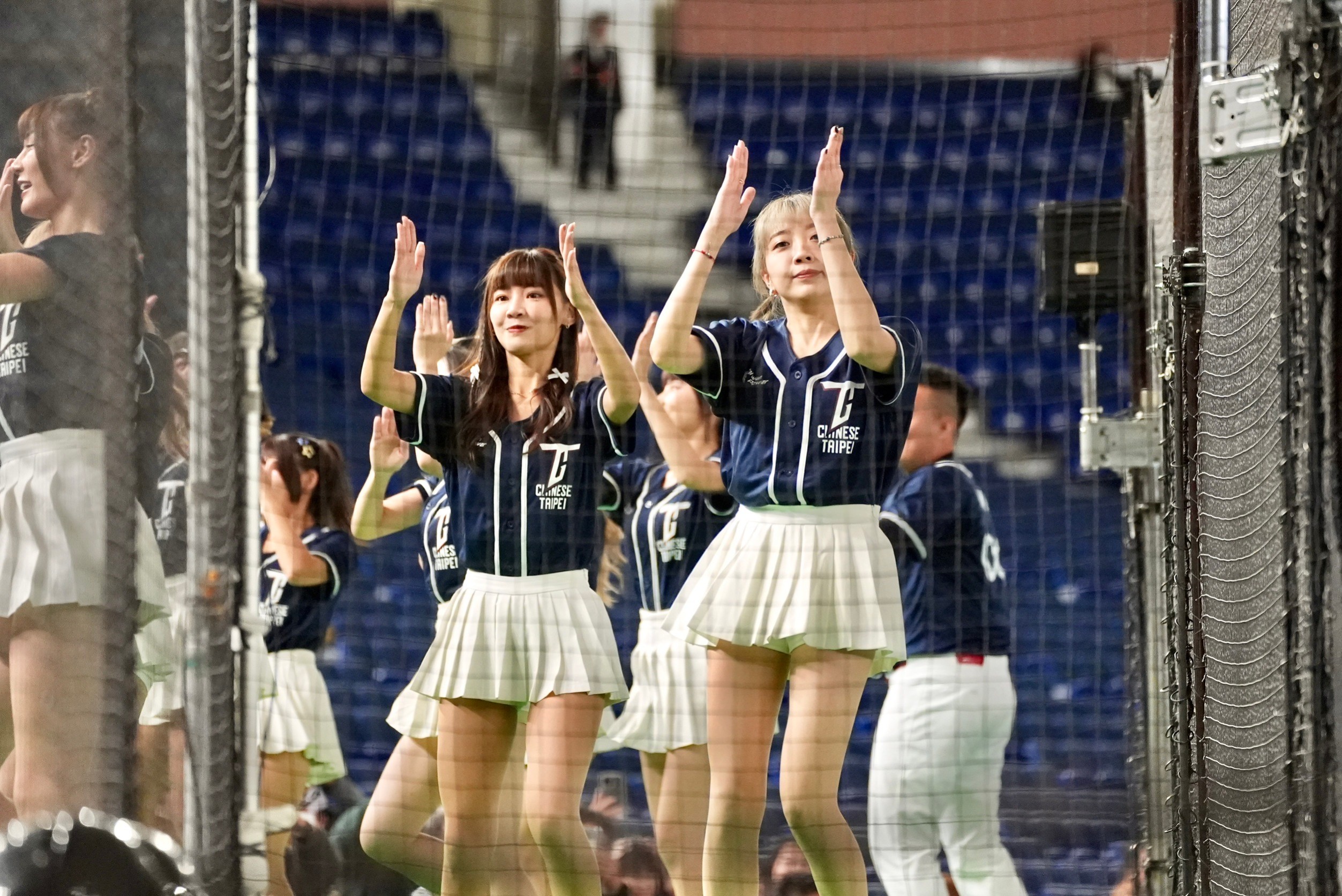 亞冠賽》昨天韓國啦啦隊穿熱褲驚豔日媒　今天再喊台灣啦啦隊「壓倒性優勝」