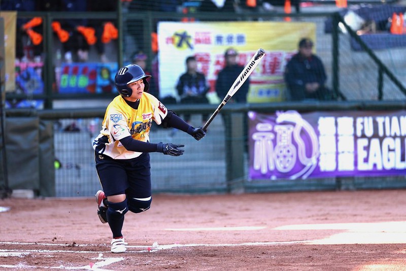 企業女壘》蘇奕璇2分砲　黃蜂力克嘉南鷹總冠軍戰扳平