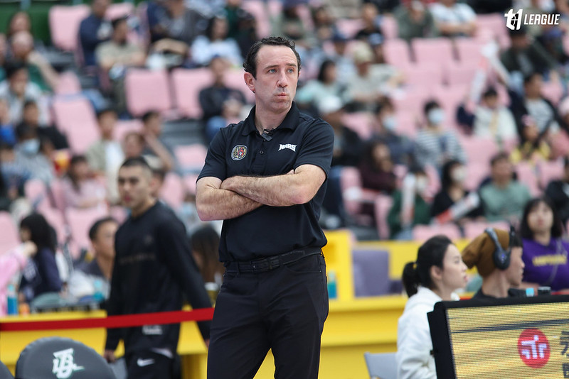 戰神首戰比賽尾聲當機　總教練：外線20投2中很難拿勝